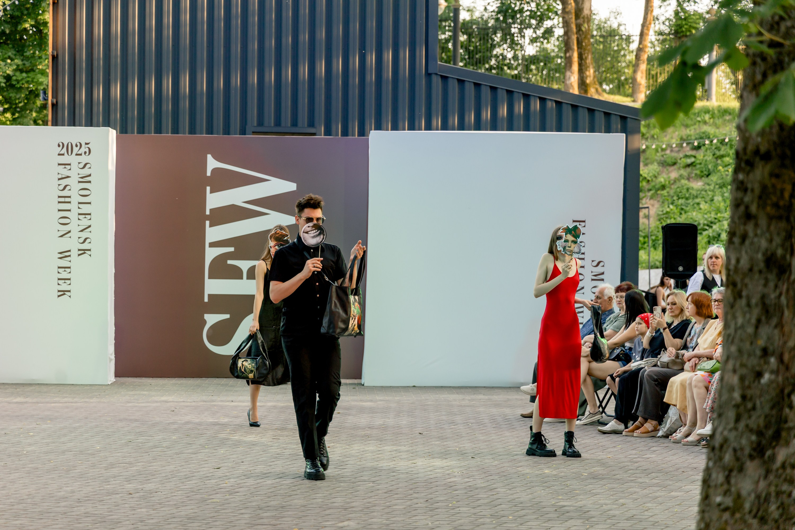 Smolensk Fashion Week 2025_показы_ДЕНЬ 1_ВЕЧЕРНИЙ ПОКАЗ_19:00. Главная