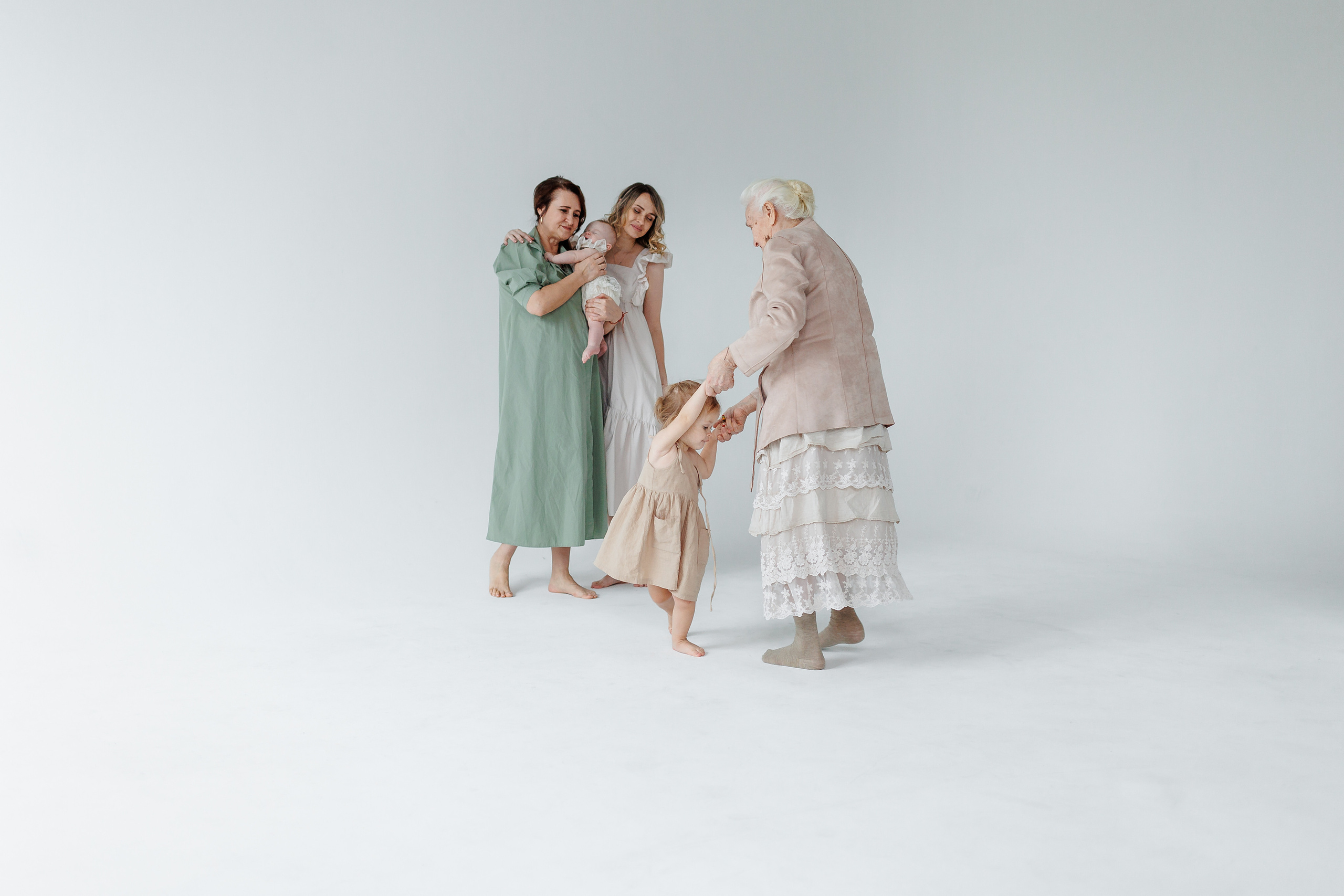 4 поколения. Семейный фотограф в Саратове Юлия Охотникова