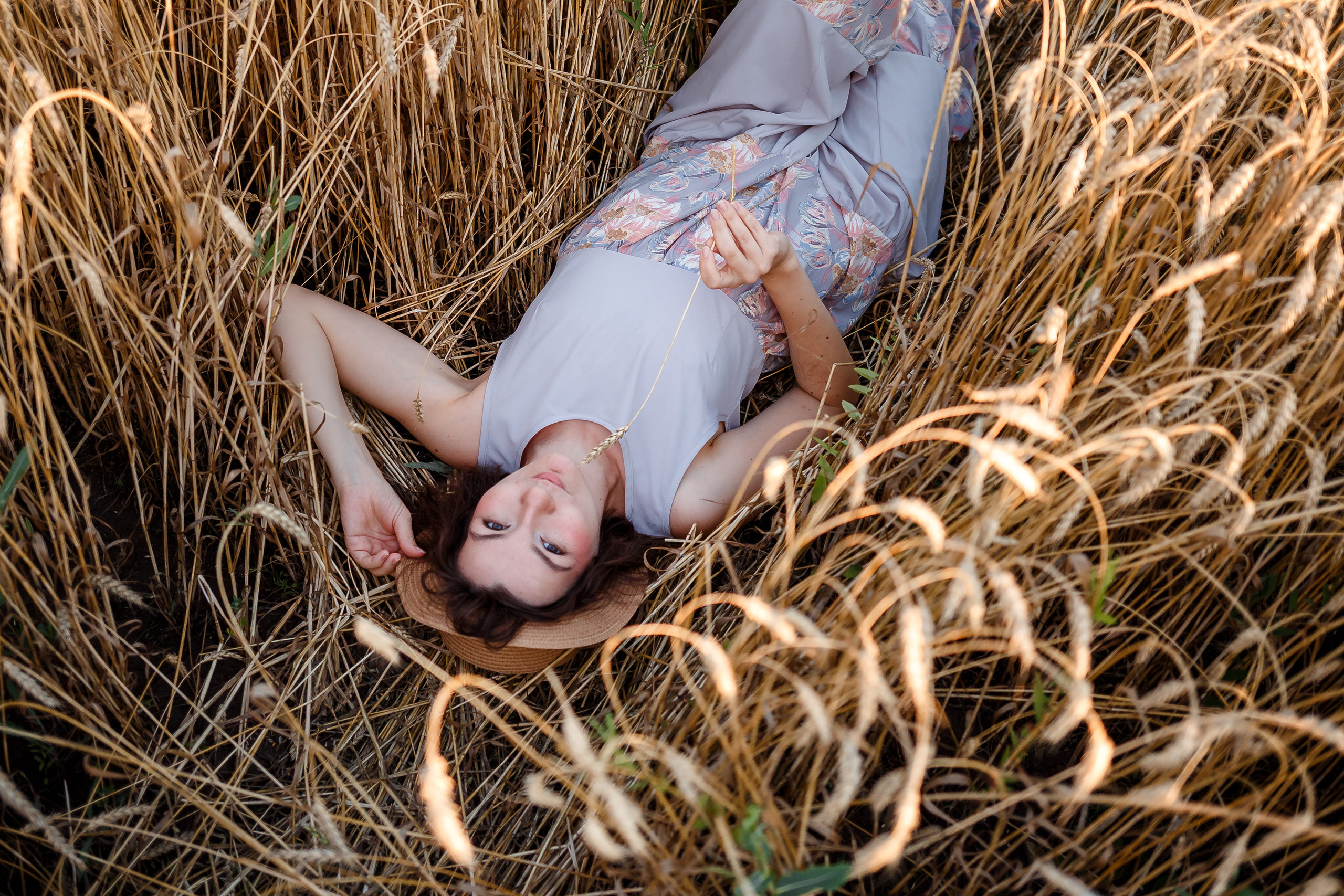 Аня и пшеница. Семейный фотограф в Саратове Юлия Охотникова