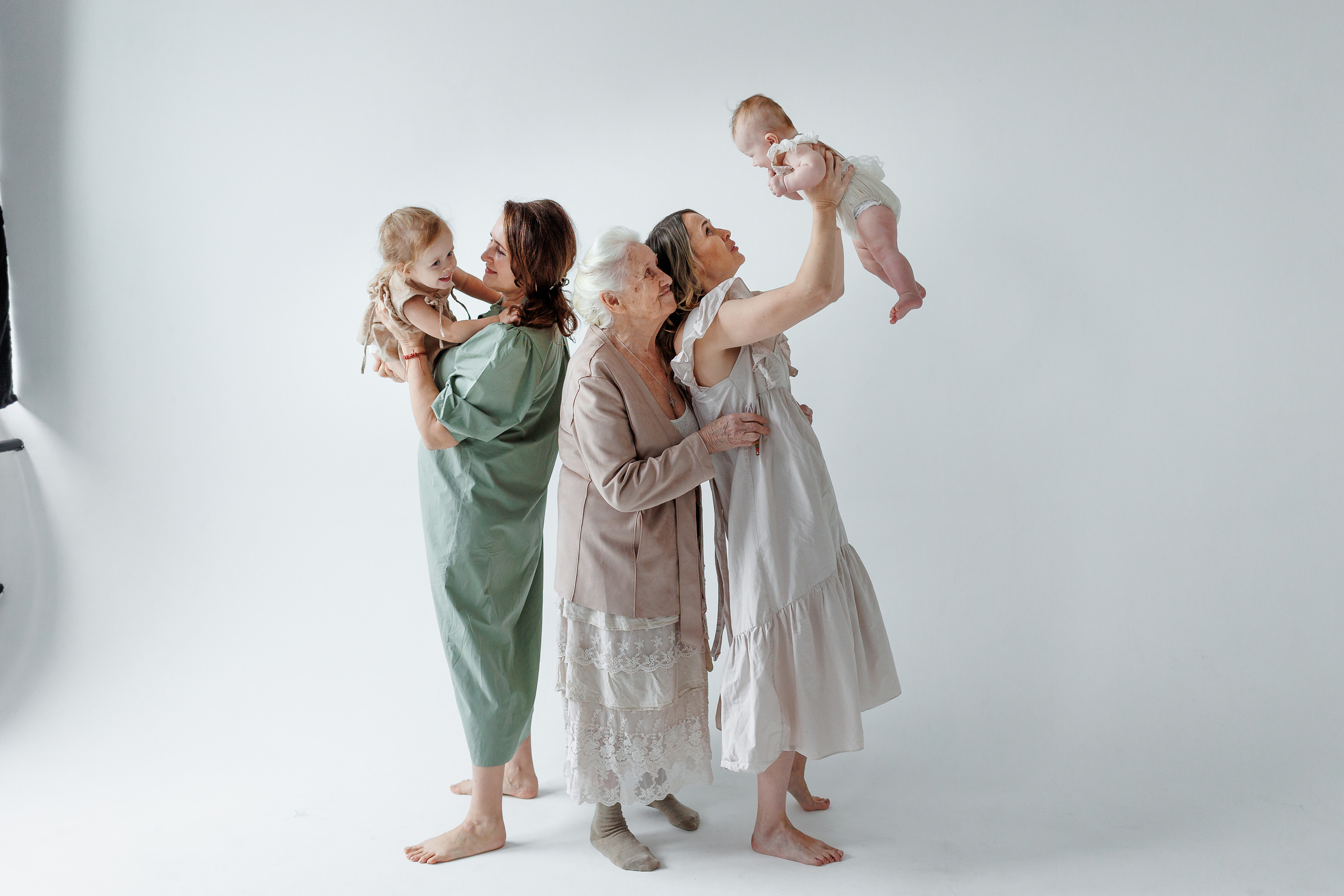 4 поколения. Семейный фотограф в Саратове Юлия Охотникова