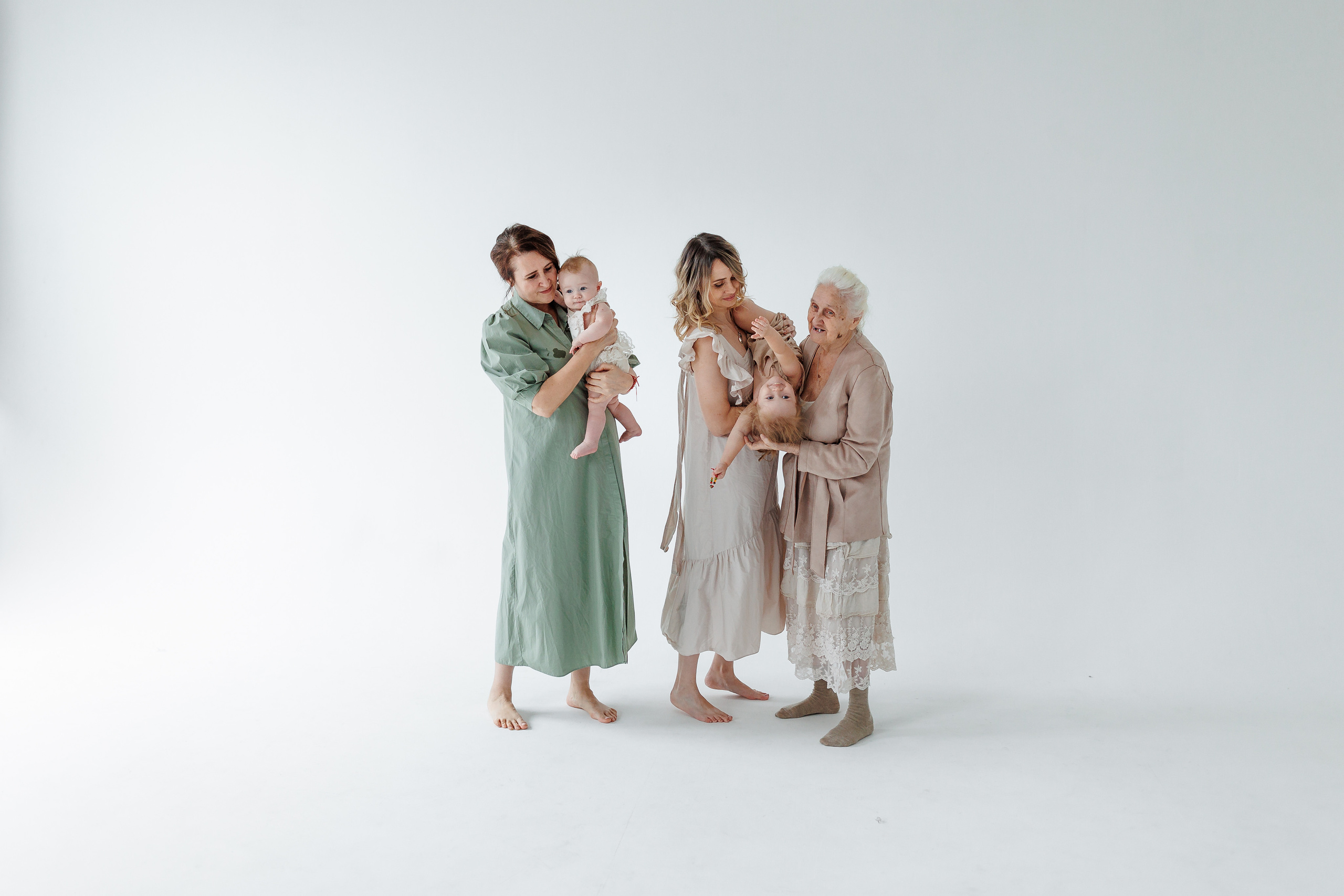 4 поколения. Семейный фотограф в Саратове Юлия Охотникова