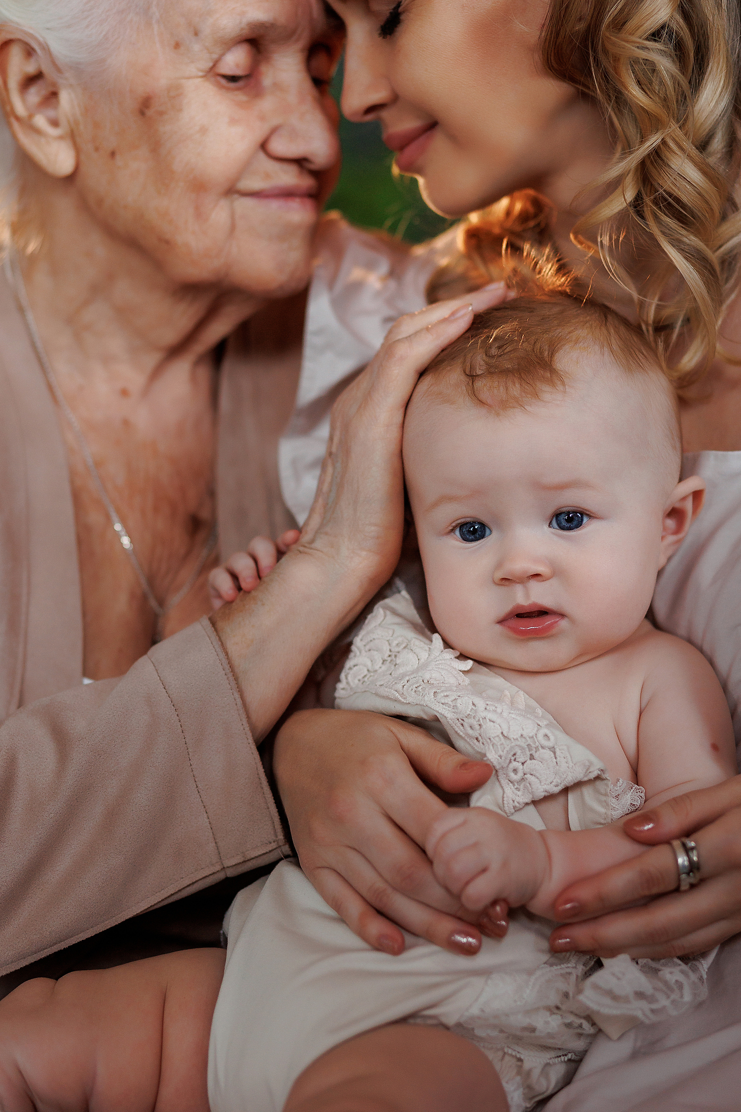 4 поколения. Семейный фотограф в Саратове Юлия Охотникова