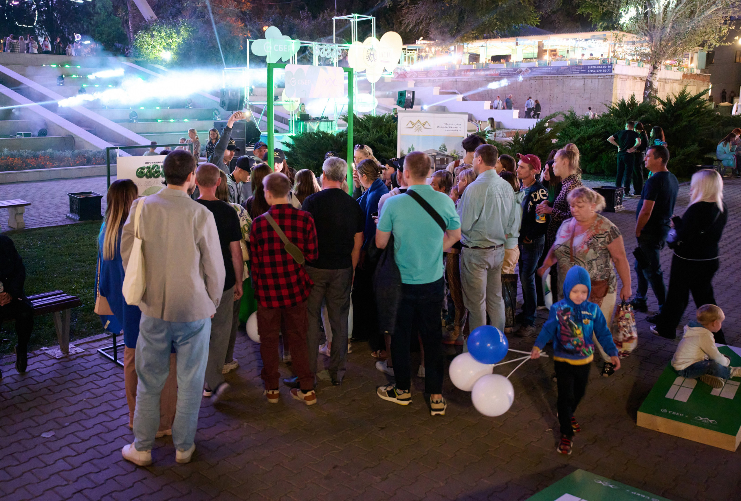 СБЕР базар на Театральной площади. Студия событий ДЕЙЗИ. Организация мероприятий. Свадебное агентство в Ростове-на-Дону. Свадебный организатор. Организация свадьбы под ключ