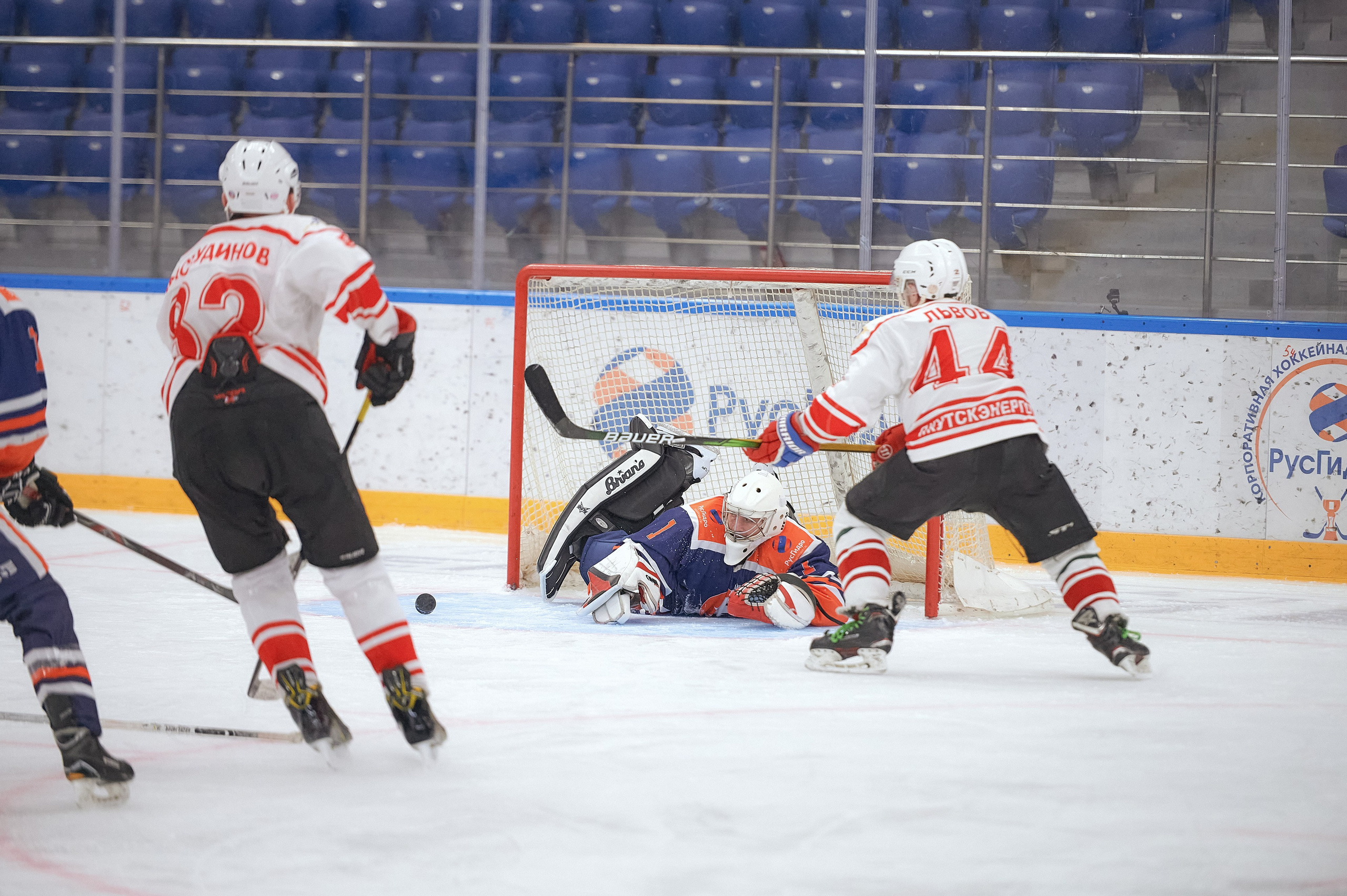 Портфолио репортажной фотосъёмки: Кристалл арена — Хоккей — РусГидро. Фотограф Яковлев Роман — Красноярск