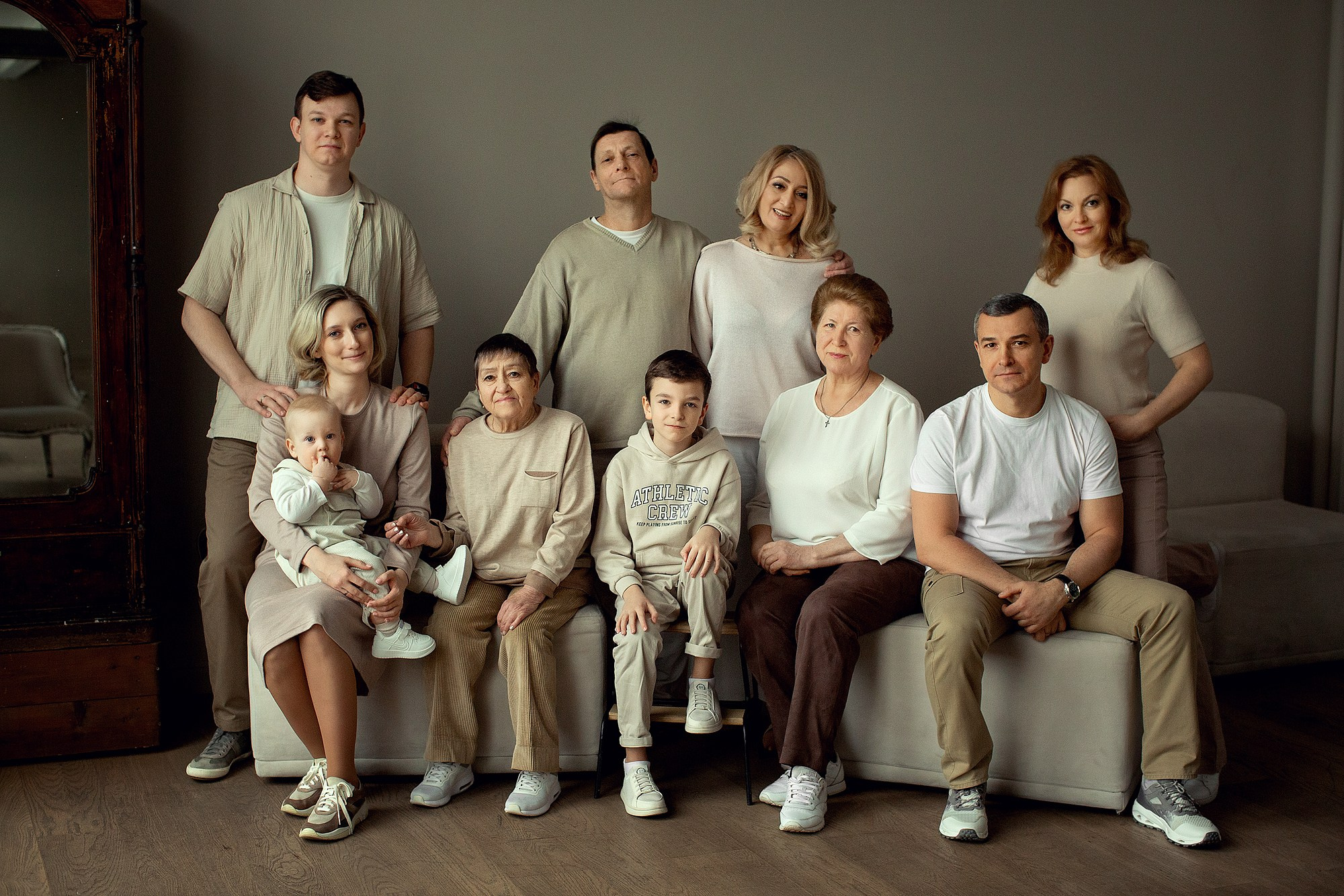 Фотосессия поколений в студии. Tatyana Nadezhdina Family photographer