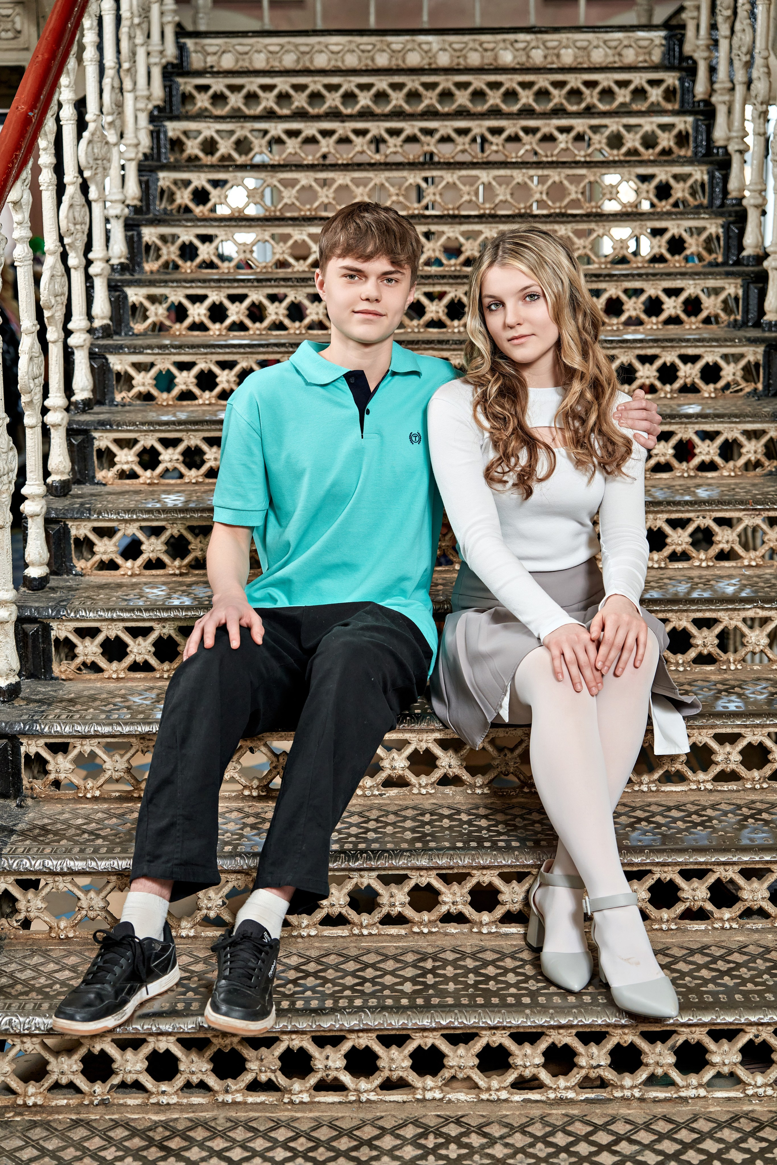 Выпускные альбомы в Калуге. Фотосъёмка в школе. Лицей № 9 имени К. Э. Циолковского. Фотограф Меняйло Евгений. Свадьба. Портрет. Репортаж. Семья. Контент