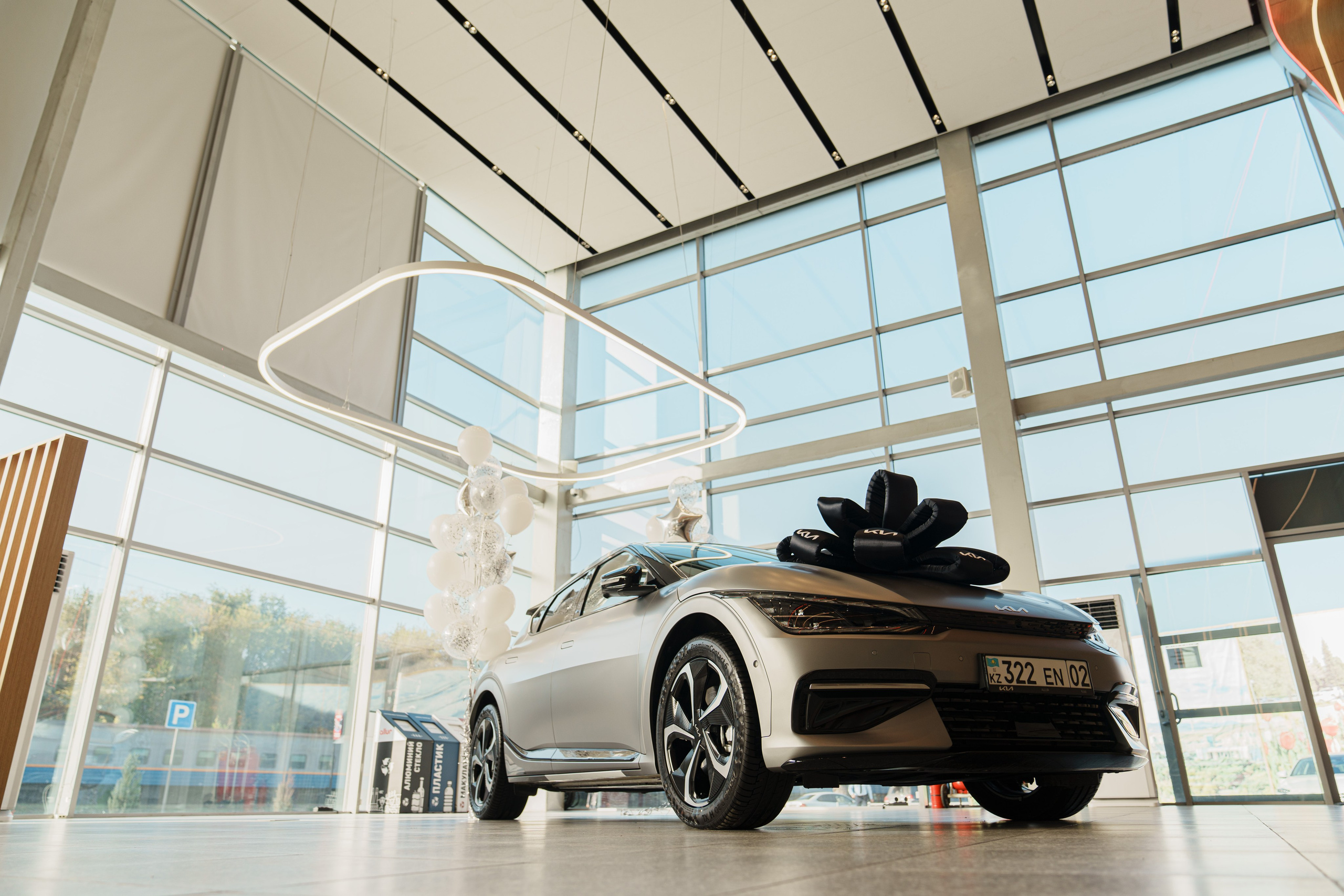 Kia EV6 Вручение Евгений Чебаткову. Фотограф TAULAN_1