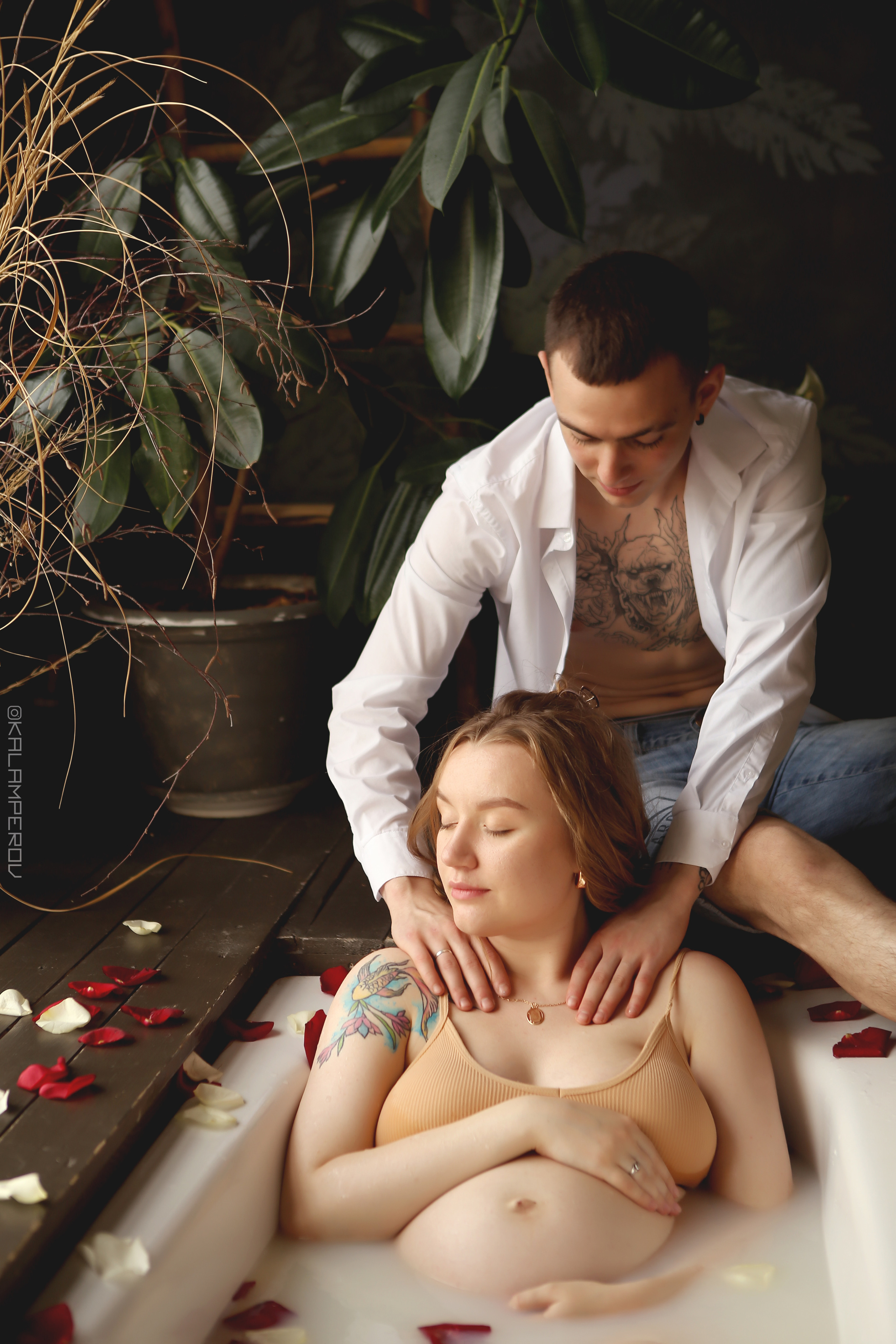 Беремняшка Дарья в побелке (ванна). Свадебный и предметный фотограф Ренат Каламперов