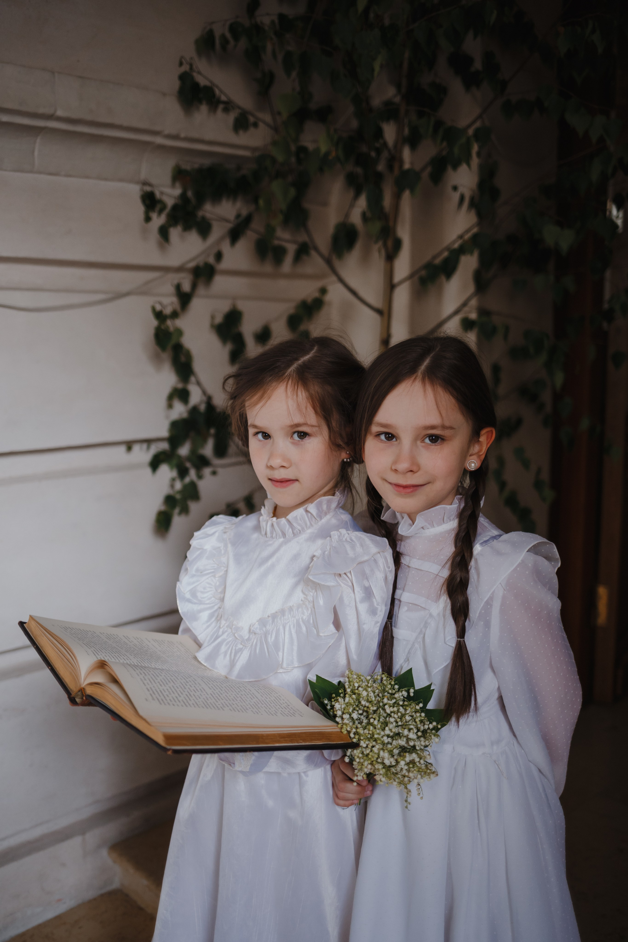 Съемка в Церкви священномученика Антипы на Колымажном дворе. Семейный фотограф Николаева Ольга