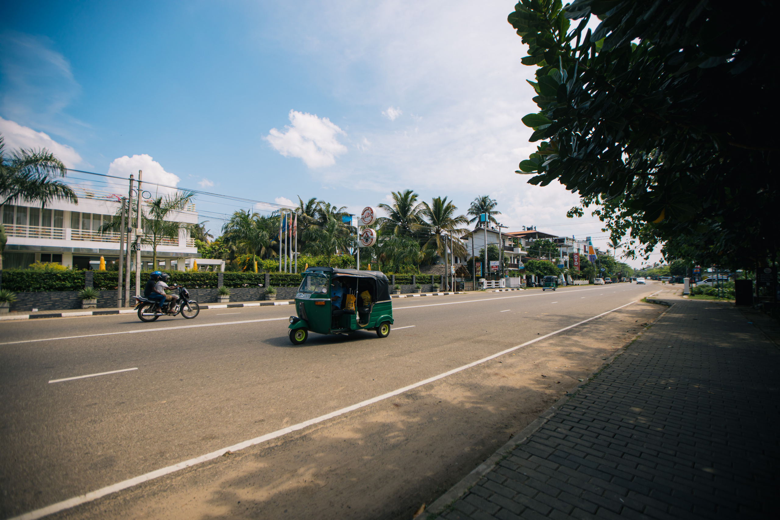 Surf_land. Ведущий на праздник в Москве / Денис Аганин