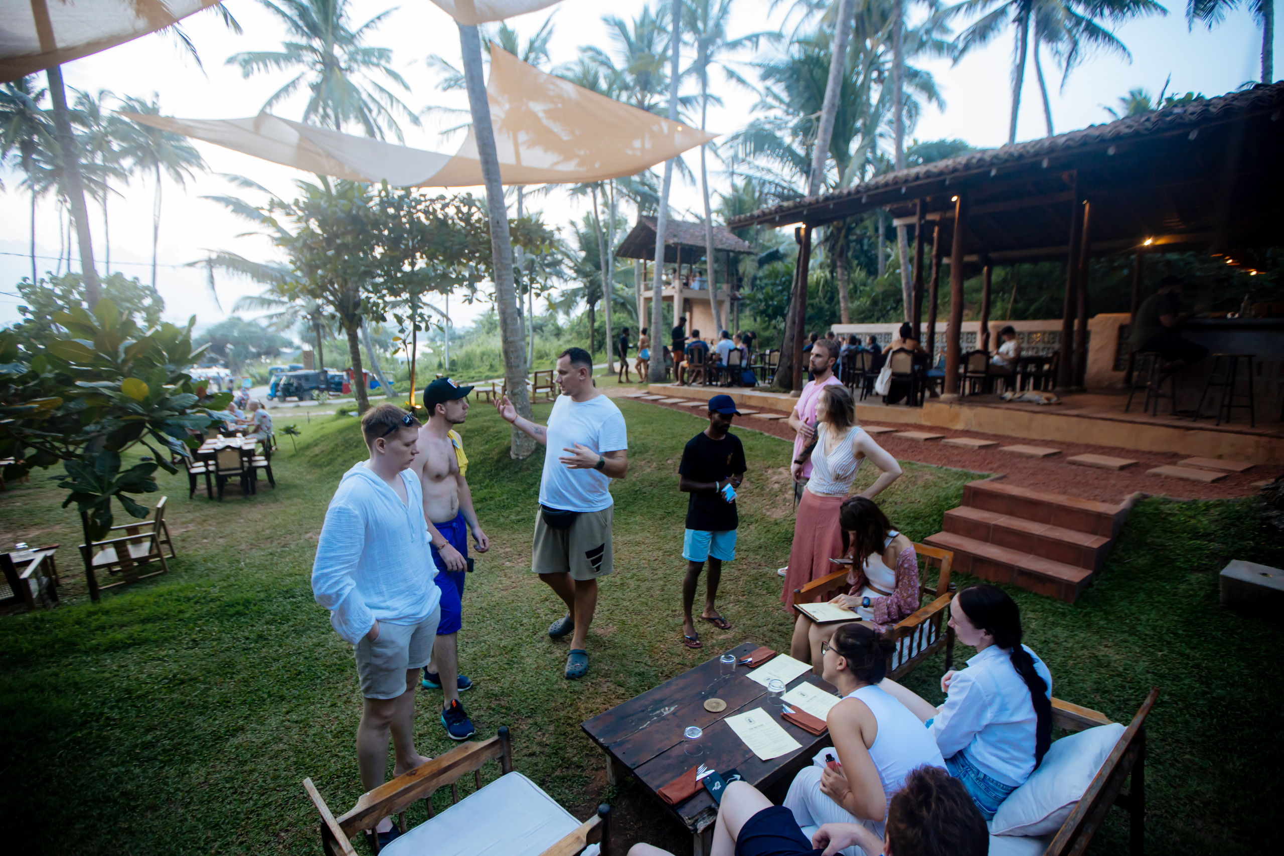 Surf_land. Ведущий на праздник в Москве / Денис Аганин