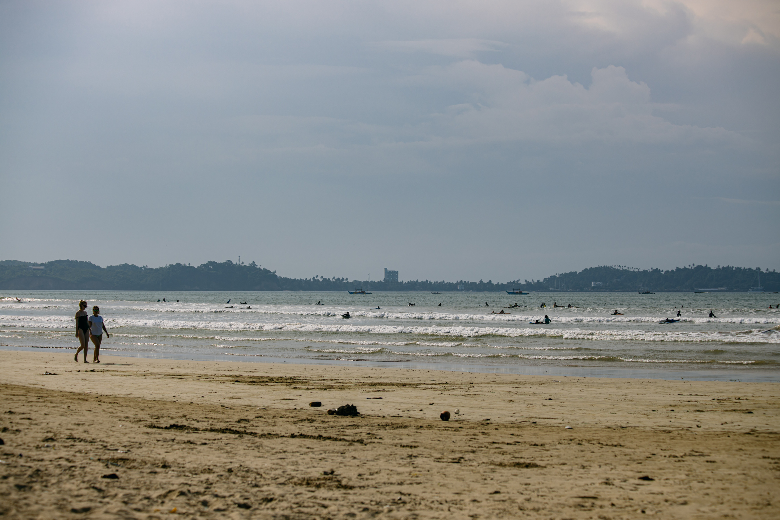 Surf_land. Ведущий на праздник в Москве / Денис Аганин
