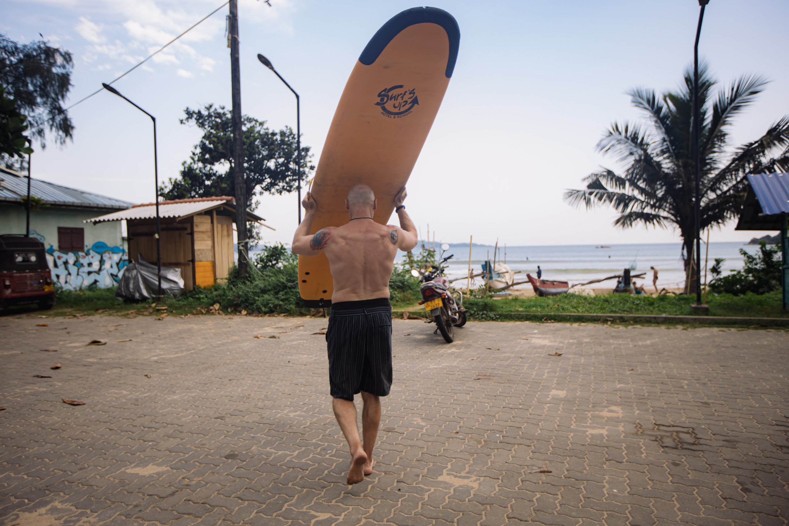 Weligama_bich. Ведущий на праздник в Москве / Денис Аганин