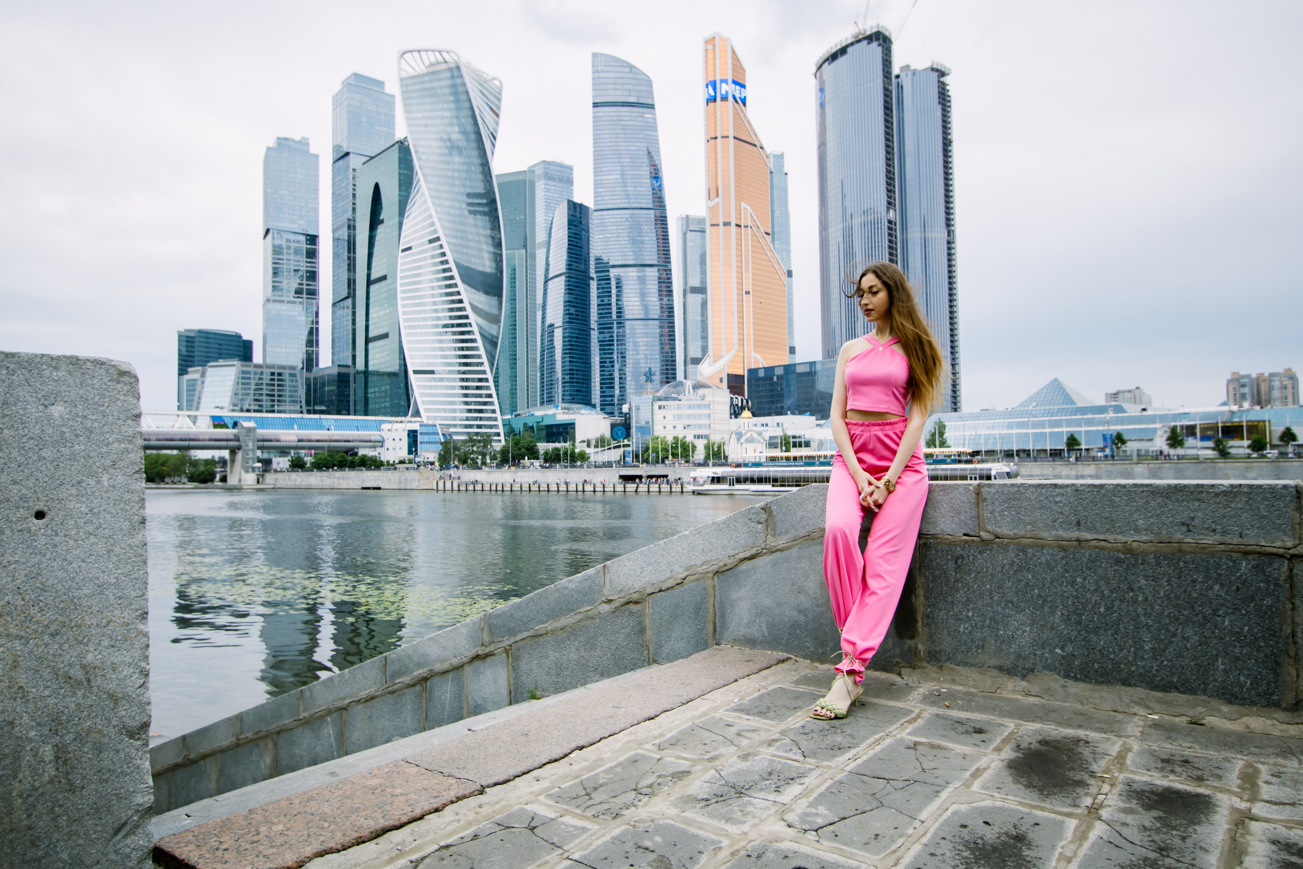 Женский портрет. Ведущий на праздник в Москве / Денис Аганин