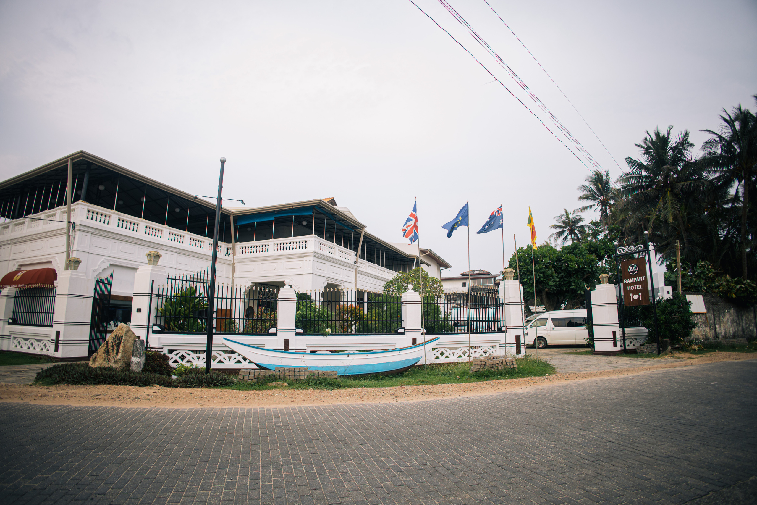 Surf_land. Ведущий на праздник в Москве / Денис Аганин