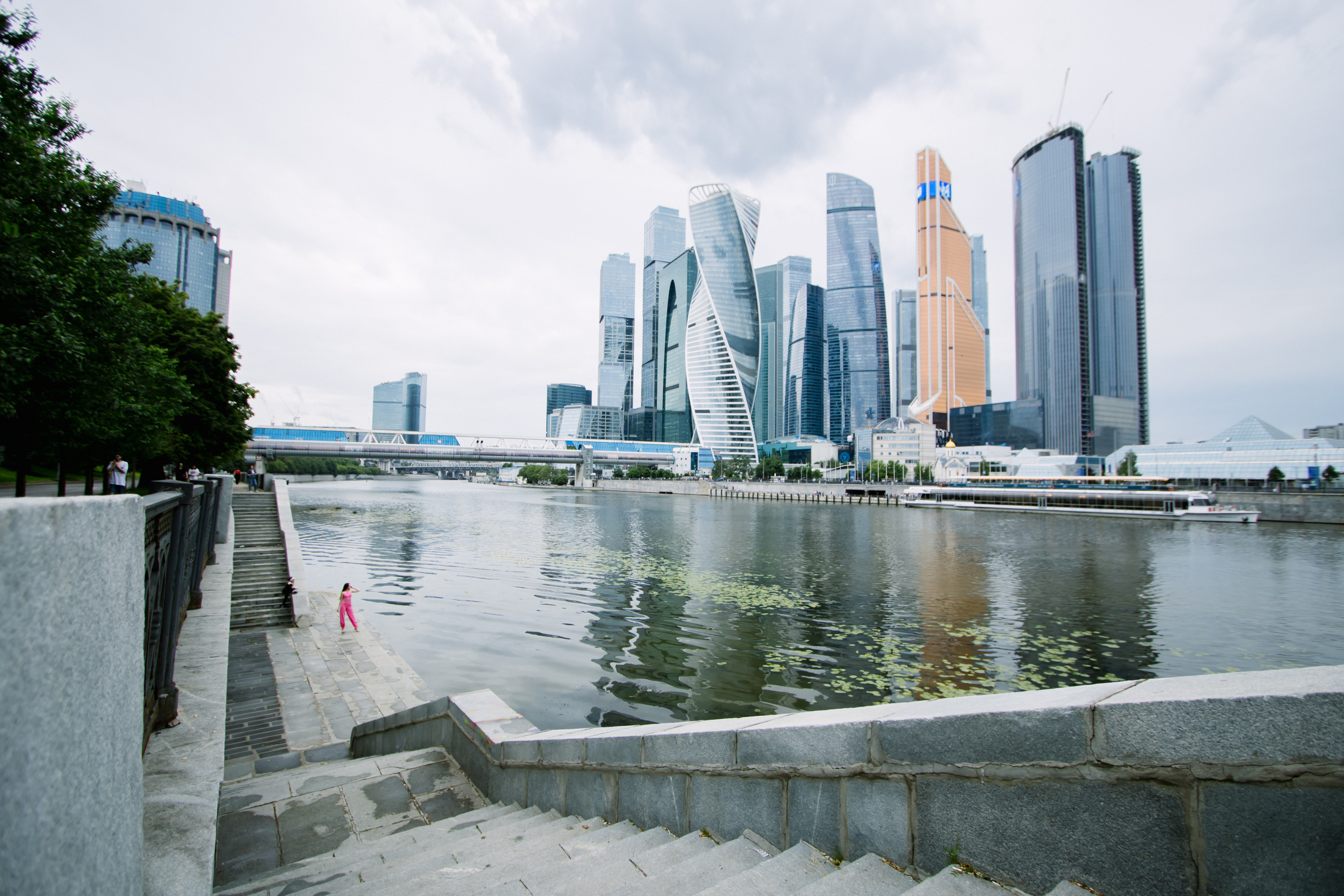 Женский портрет. Ведущий на праздник в Москве / Денис Аганин