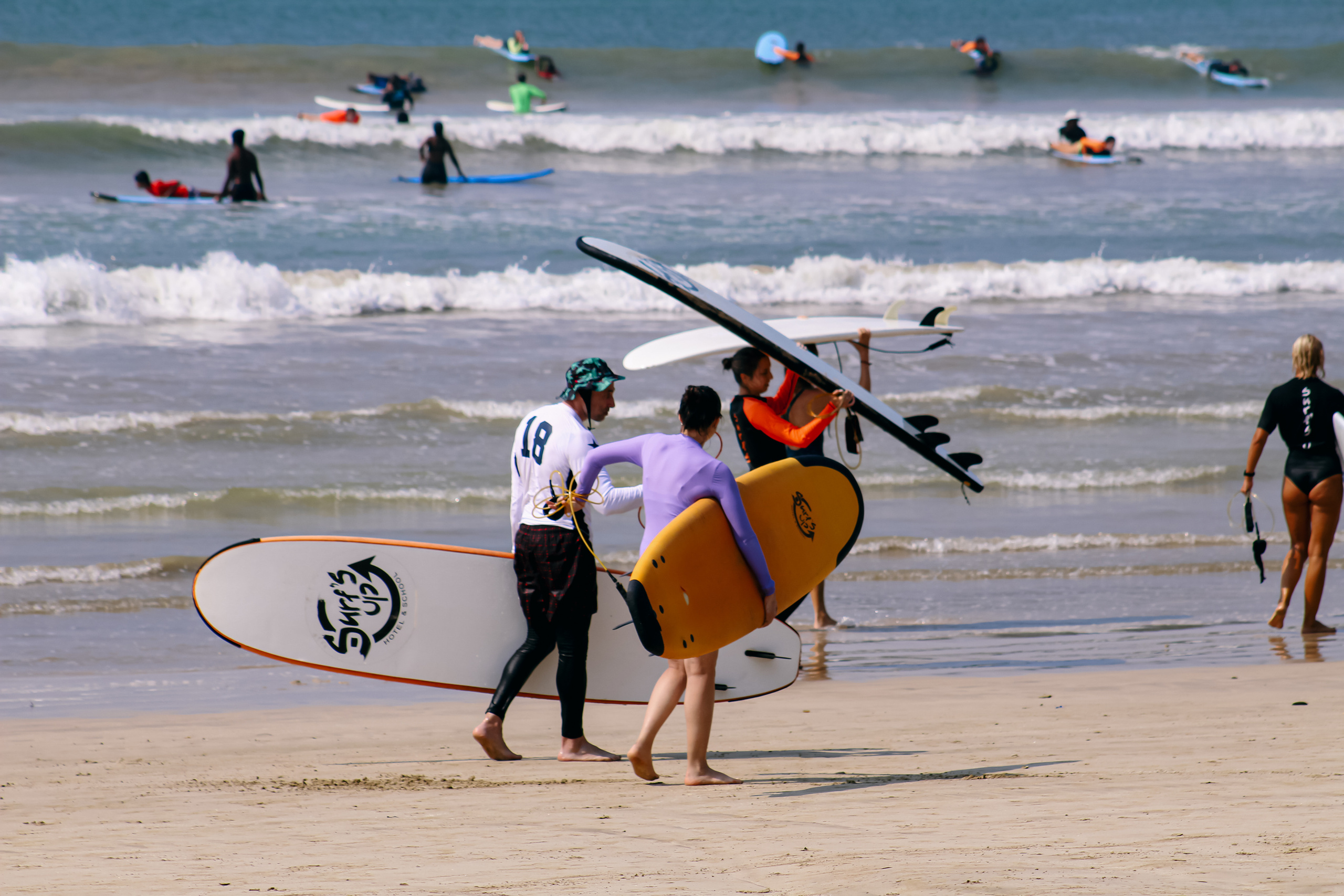 Surf_land. Ведущий на праздник в Москве / Денис Аганин