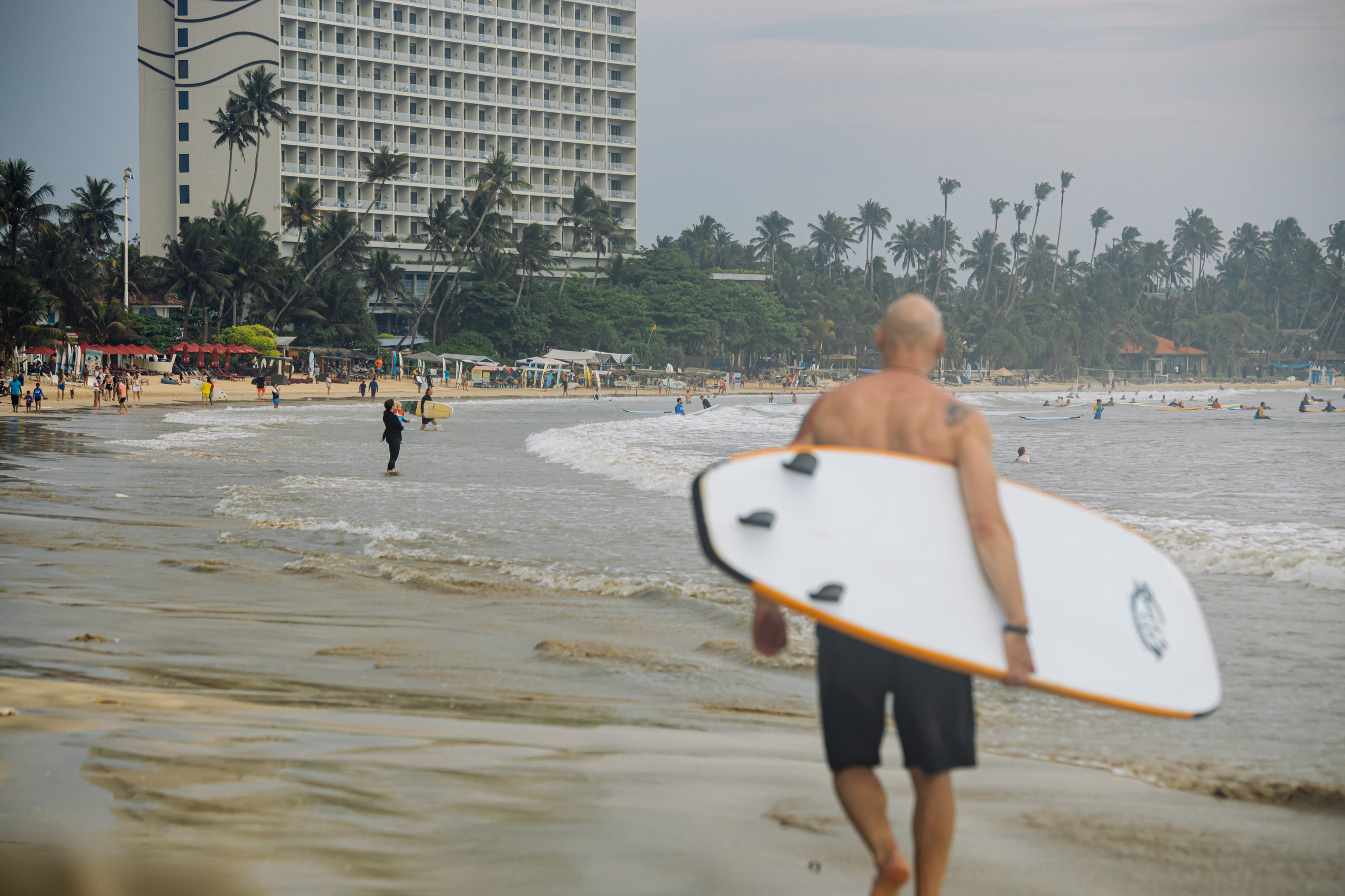 Weligama_bich. Ведущий на праздник в Москве / Денис Аганин
