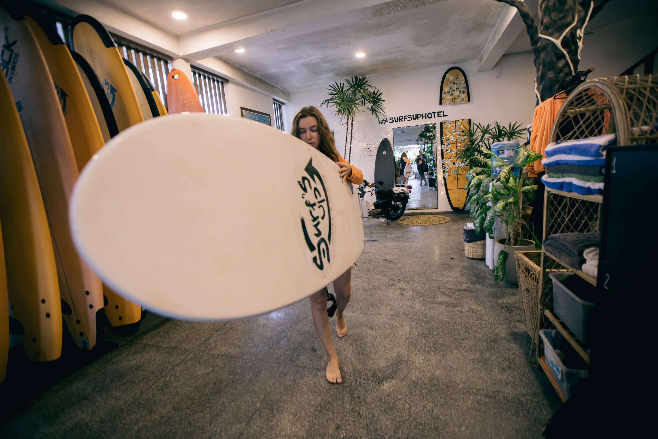 Ната1. Ведущий на праздник в Москве / Денис Аганин