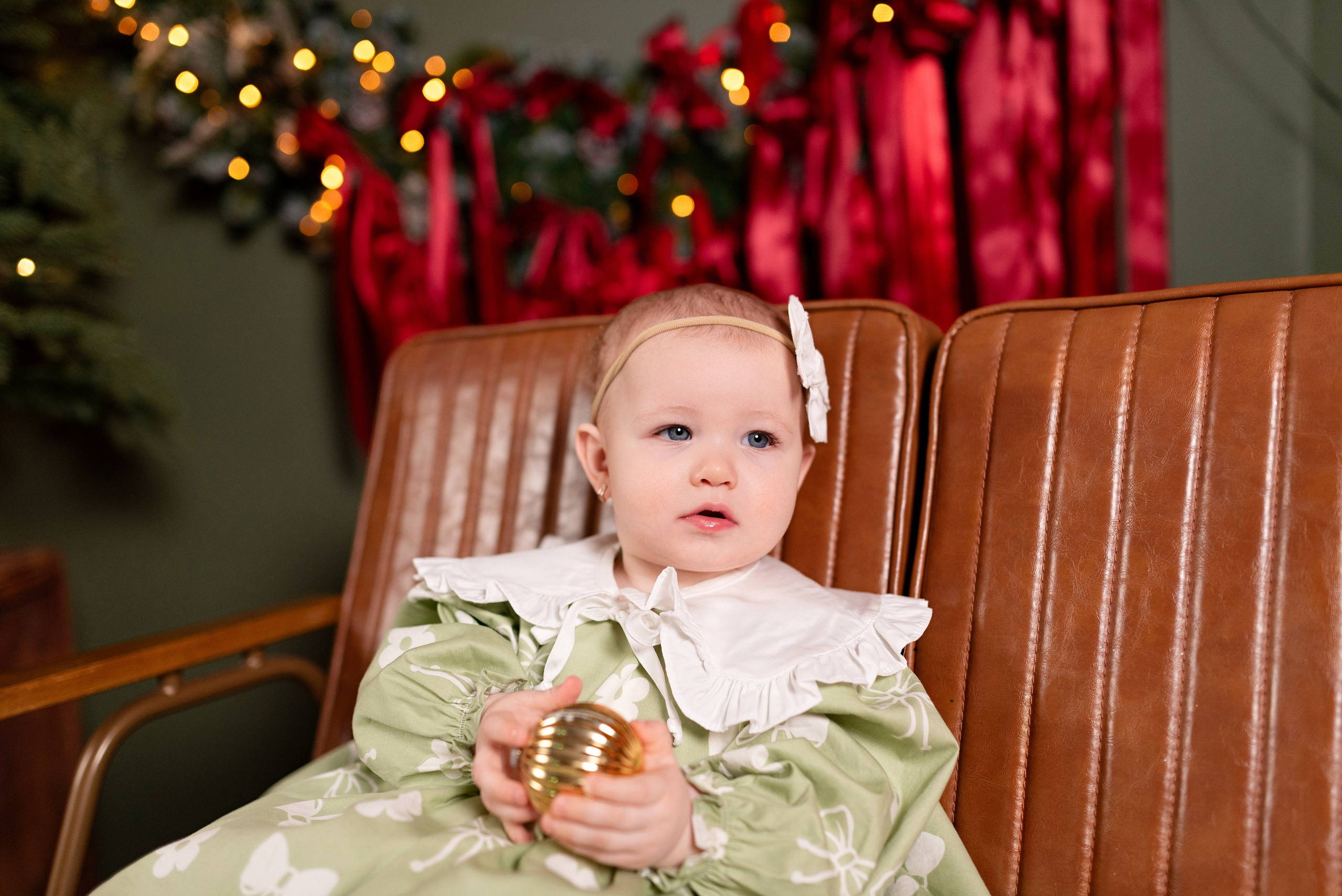 Семейная фотосессия в зале Невский фотостудии Питер. Детский и семейный фотограф в Сургуте и Нефтеюганске Анна Старцева