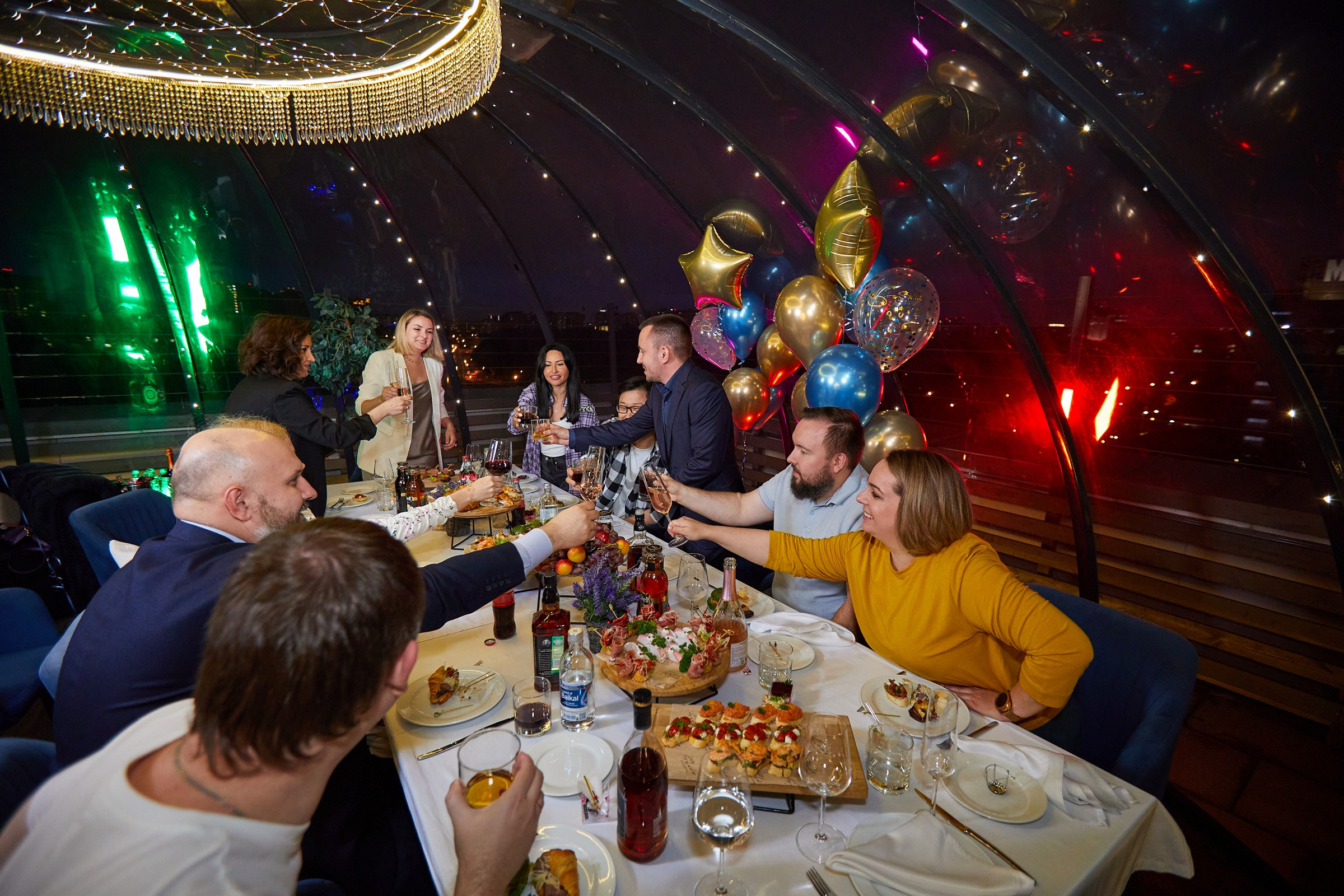 День Рождения 35 лет в «Igloobar». Александр Осин — корпоративный и семейный фотограф в Москве