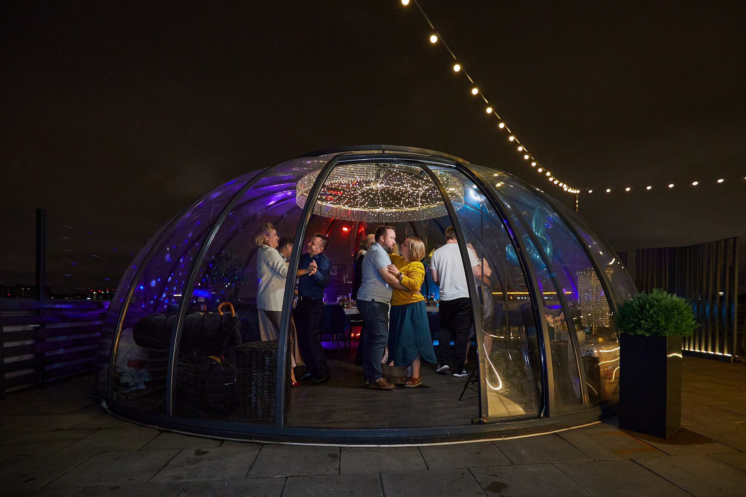 День Рождения 35 лет в «Igloobar». Александр Осин — корпоративный и семейный фотограф в Москве