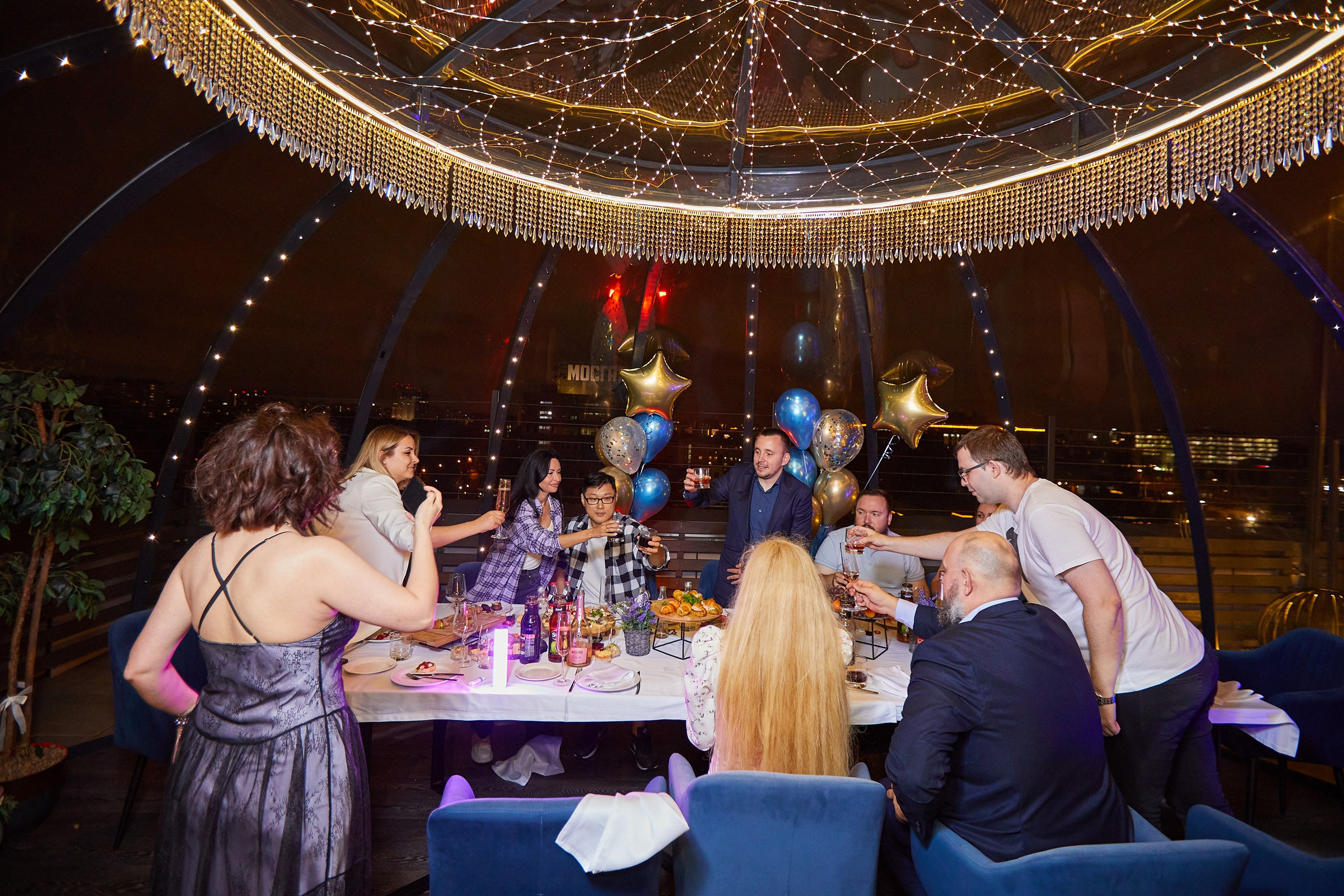 День Рождения 35 лет в «Igloobar». Александр Осин — корпоративный и семейный фотограф в Москве