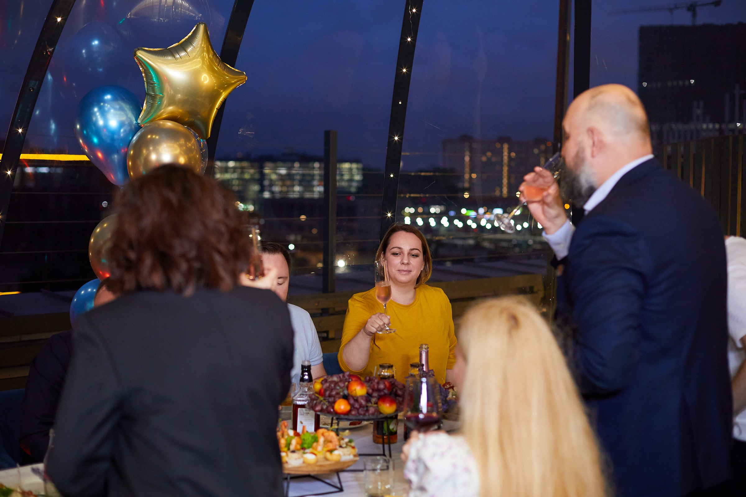 День Рождения 35 лет в «Igloobar». Александр Осин — корпоративный и семейный фотограф в Москве