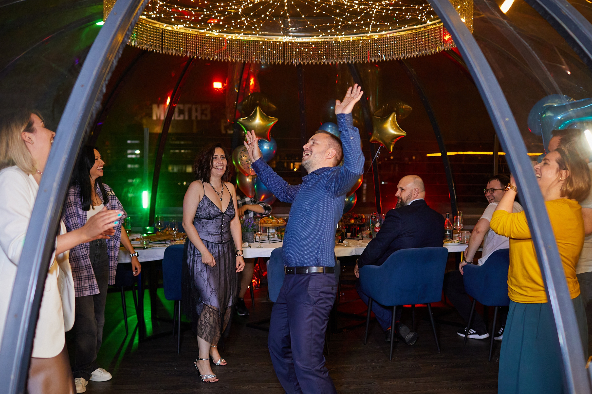 День Рождения 35 лет в «Igloobar». Александр Осин — корпоративный и семейный фотограф в Москве