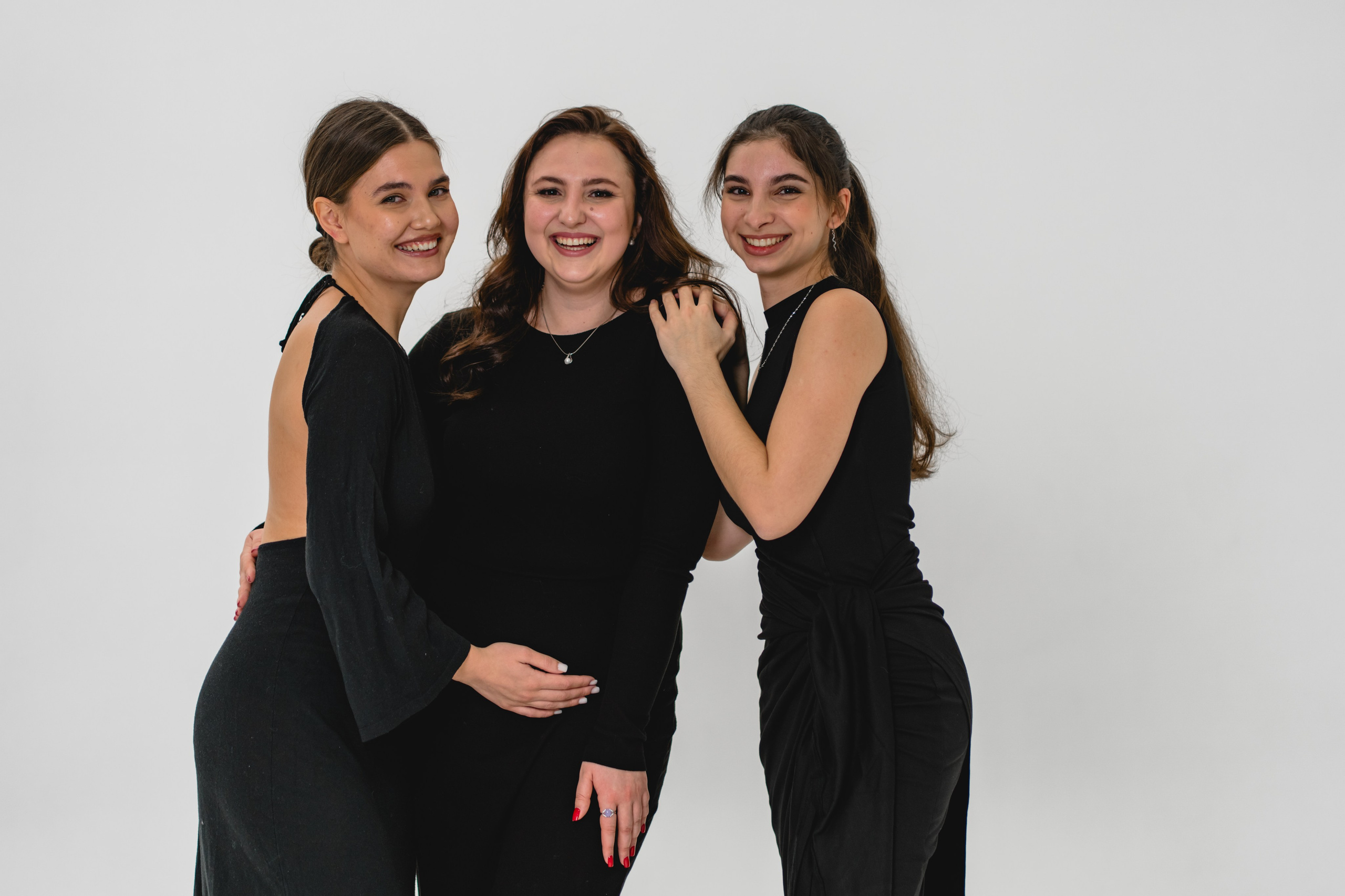 Студийная групповая фотосессия. Свадебный и индивидуальный фотограф Аля Мамакова