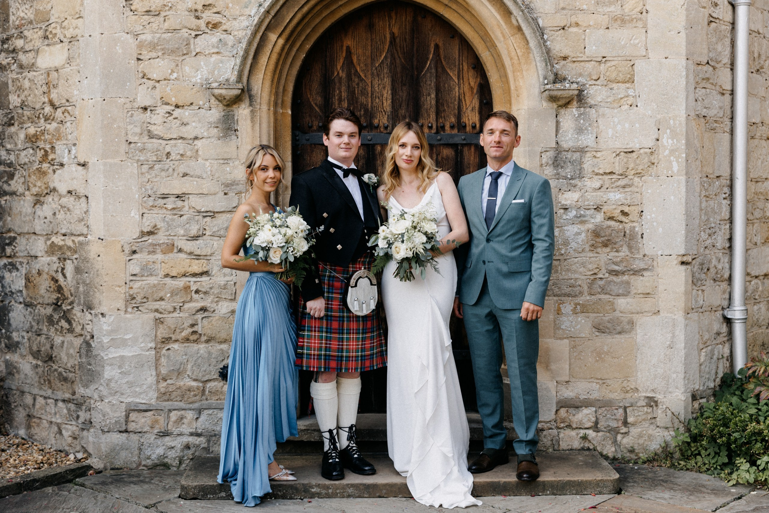 Ana & Tom Wedding at Notley Abbey. Moments Catchers — Wedding Photography & Video Duo in London