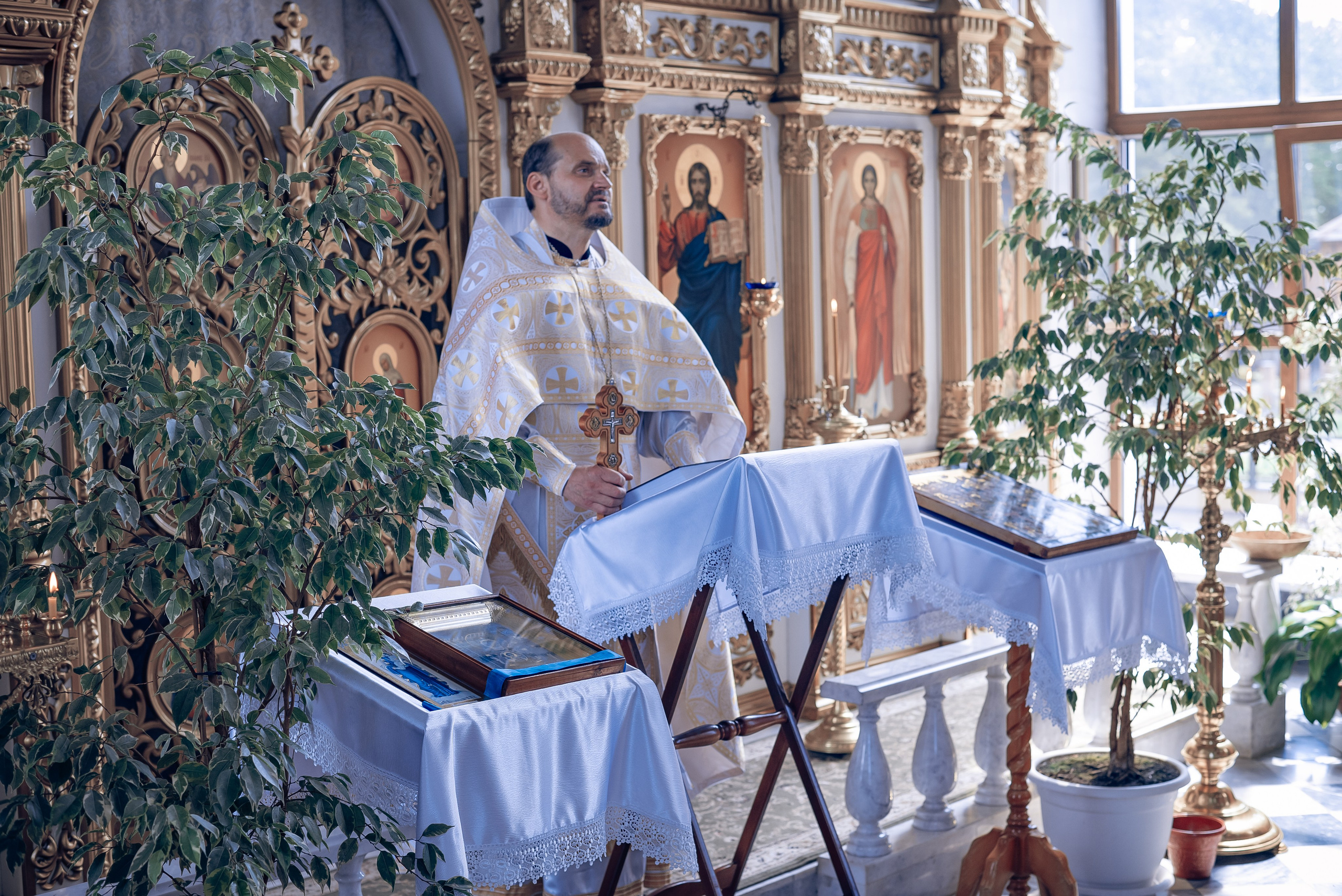 Воскресная служба в Рождественско-Николаевском храме. Фотографы крещения/венчания  Красноярск Татьяна и Вячеслав Переваловы