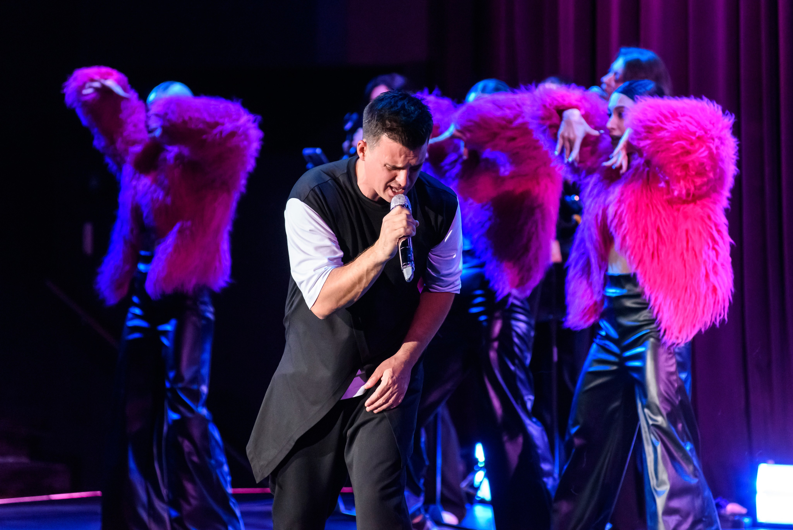 Кирилл Туриченко — Вегас Сити Холл. Бренд-фотограф для экспертов и блогеров в Москве Влада Горбовская