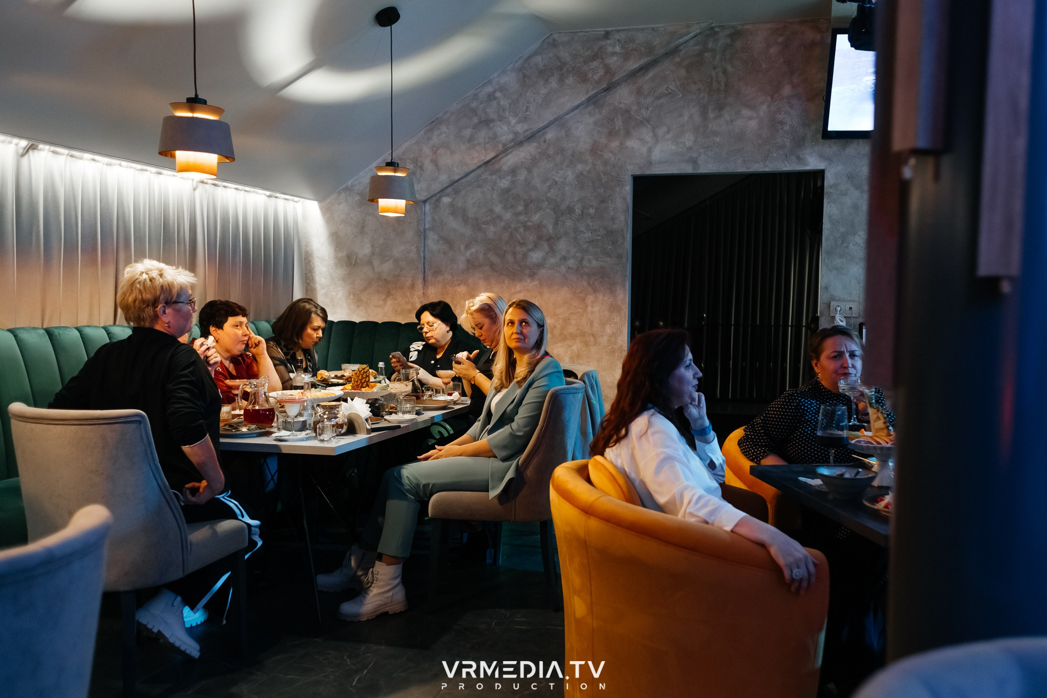 Открытие караоке-зала в «Империи»