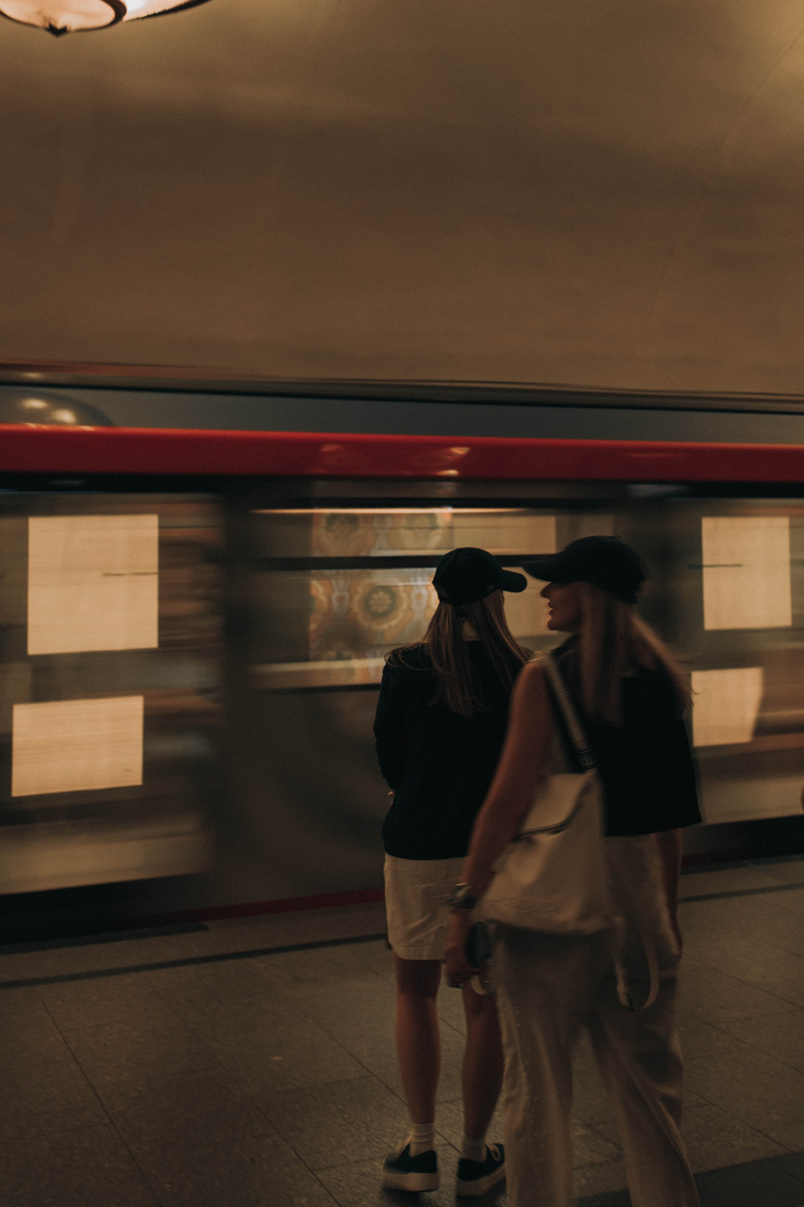 Прогулка Лиза и Марина. Фотограф lifestylе в Москве Пшеничная Анастасия