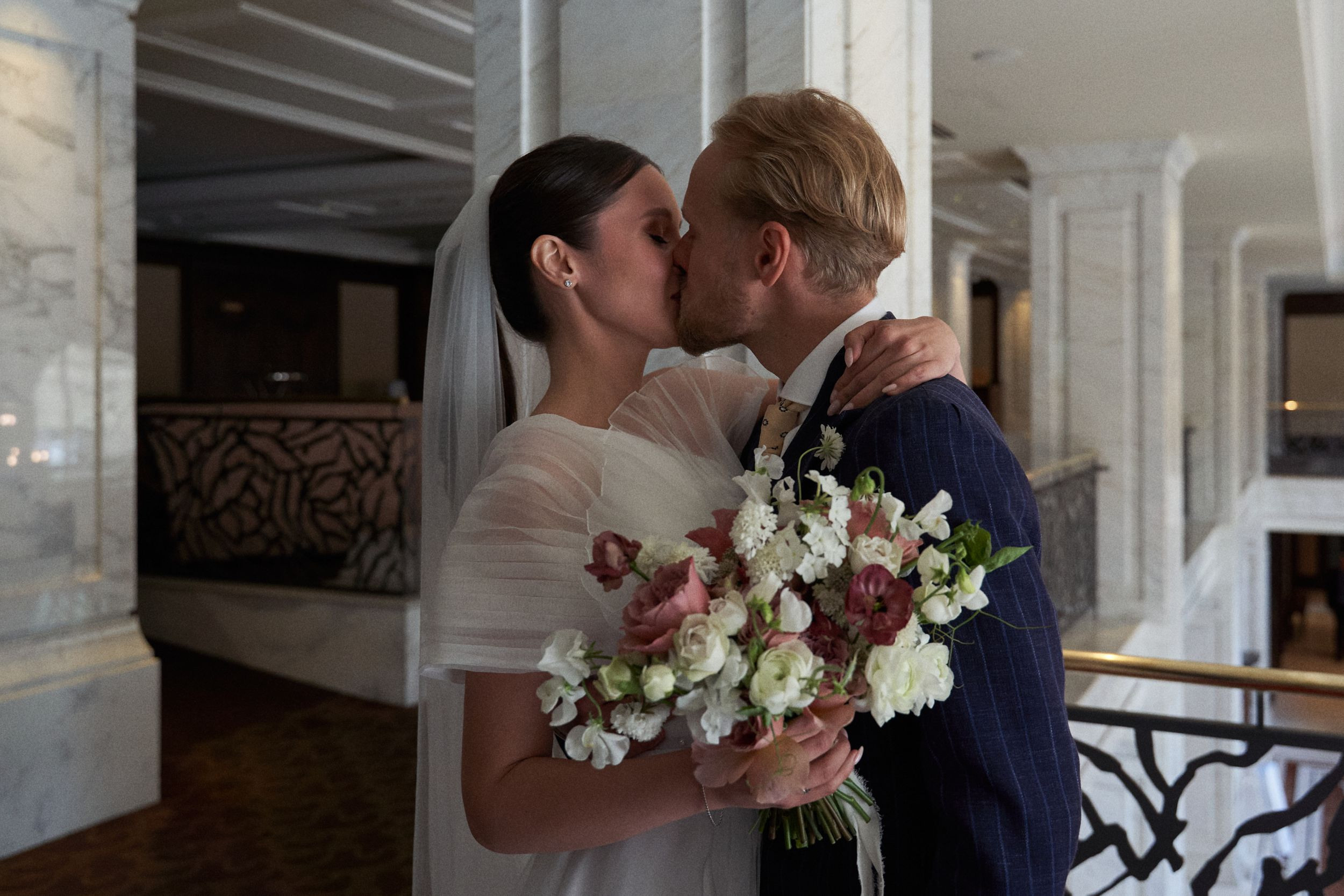 Зарощенный замок Юлии и Ильи. VENSKAYA WEDDING & EVENT PLANNER