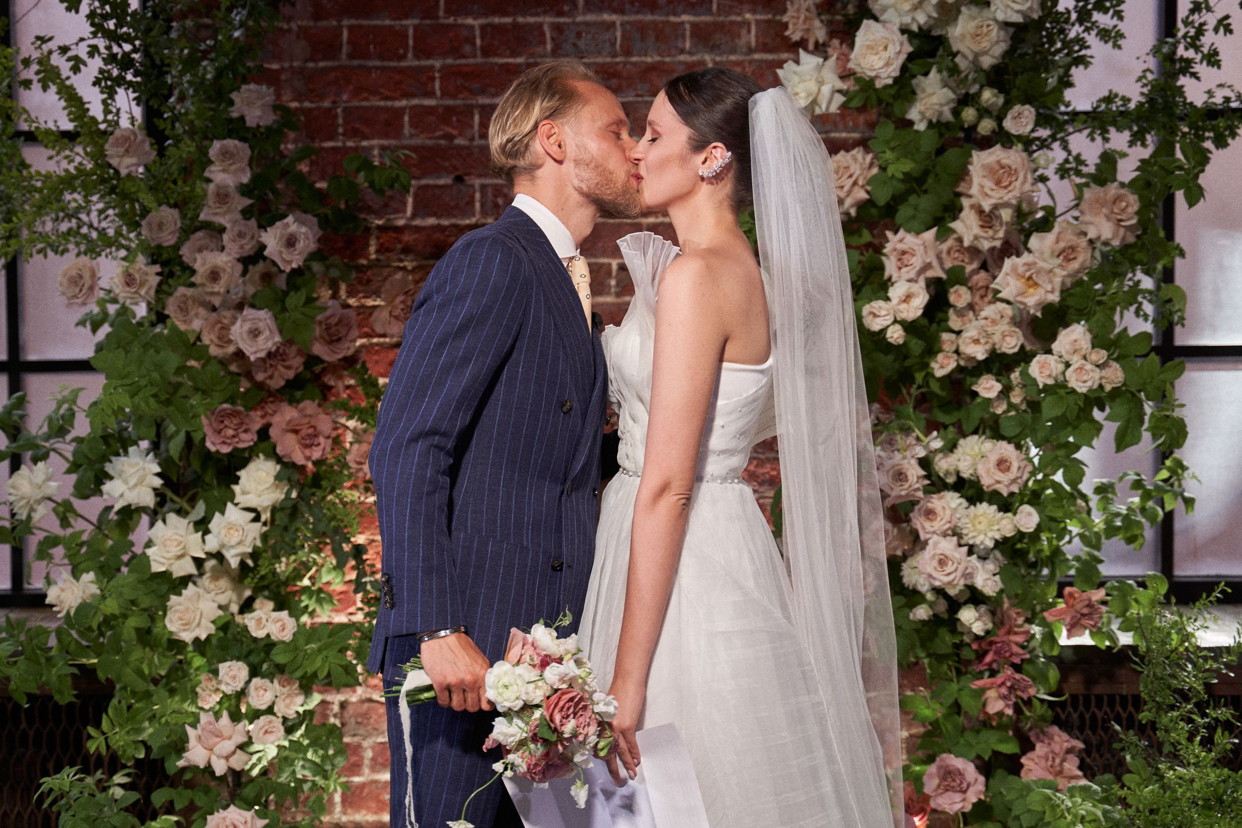 Зарощенный замок Юлии и Ильи. VENSKAYA WEDDING & EVENT PLANNER