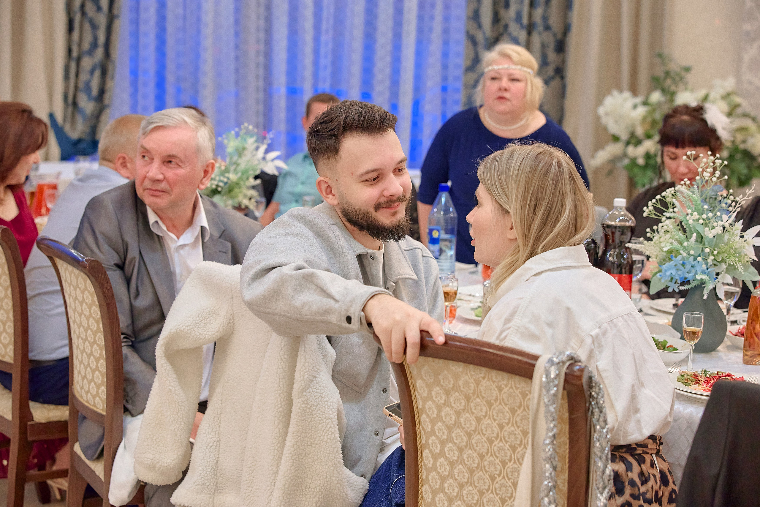 Портфолио репортажной фотосъёмки: Выпускной в ресторане «Император». Фотограф Яковлев Роман — Красноярск