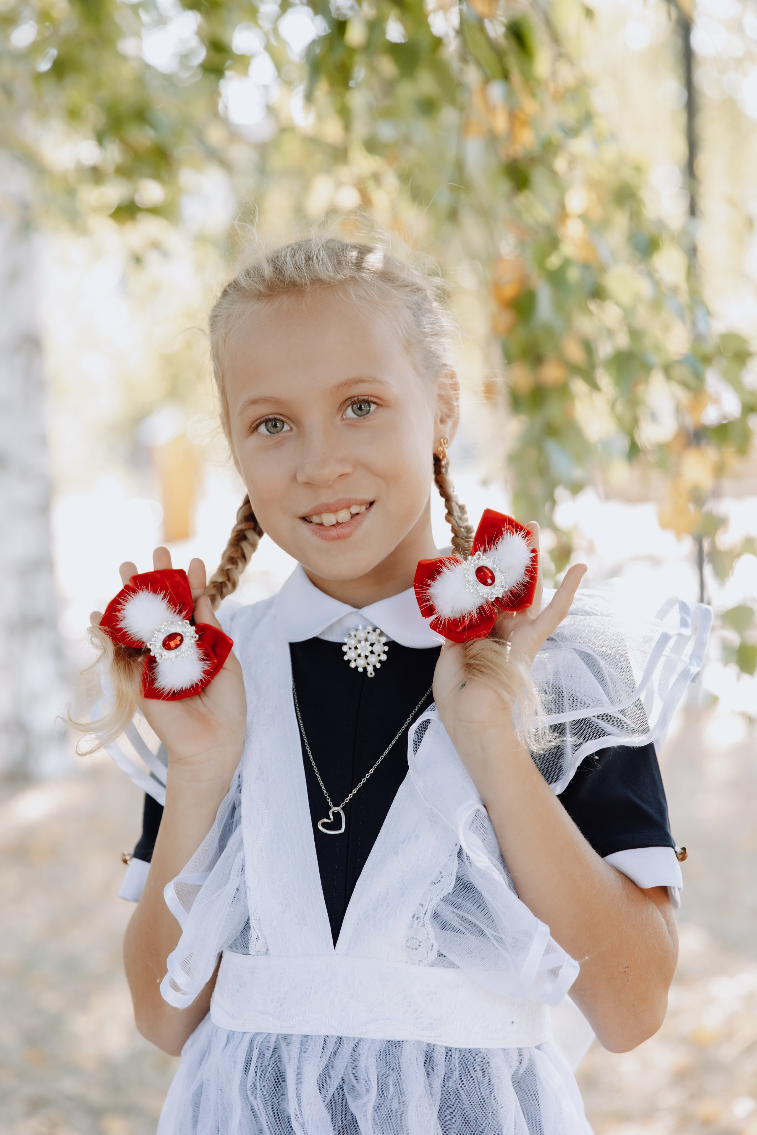 Школьные альбомы в Чернянке. Фотограф Максим Никонов