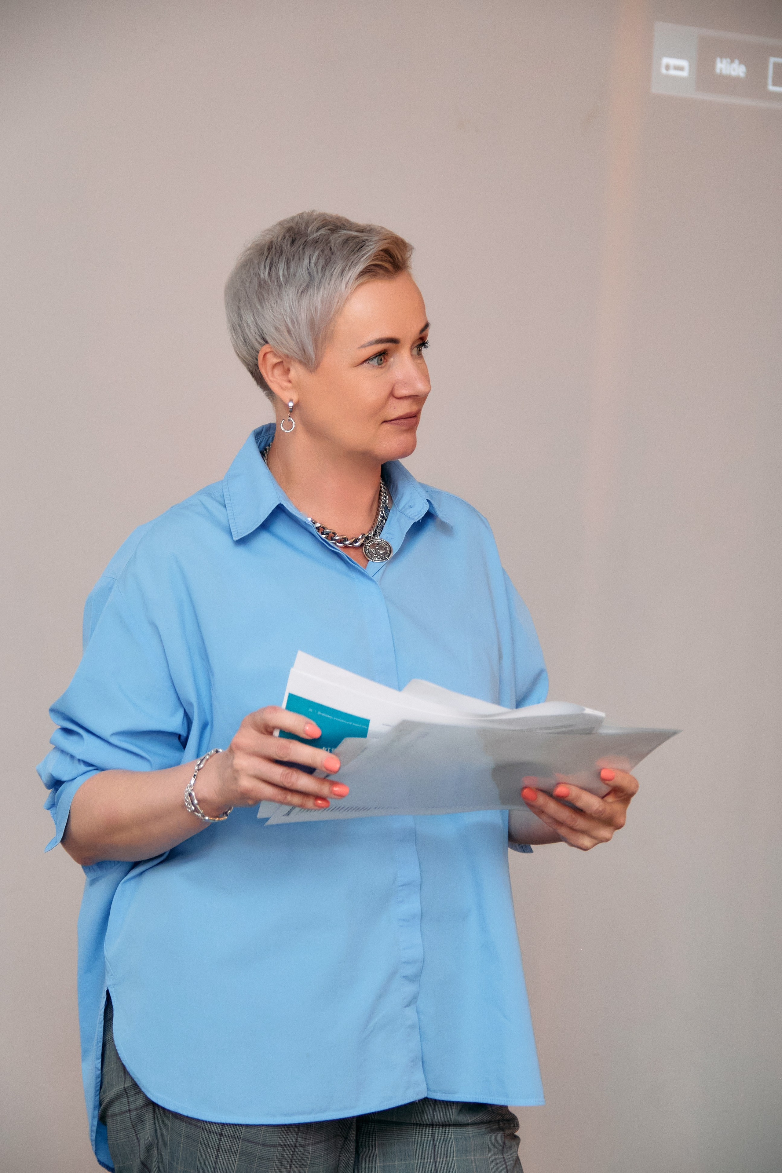 Деловой разговор «Перспективы инвестиций в 2024 году». Фотограф в Смоленске Ася Польшина