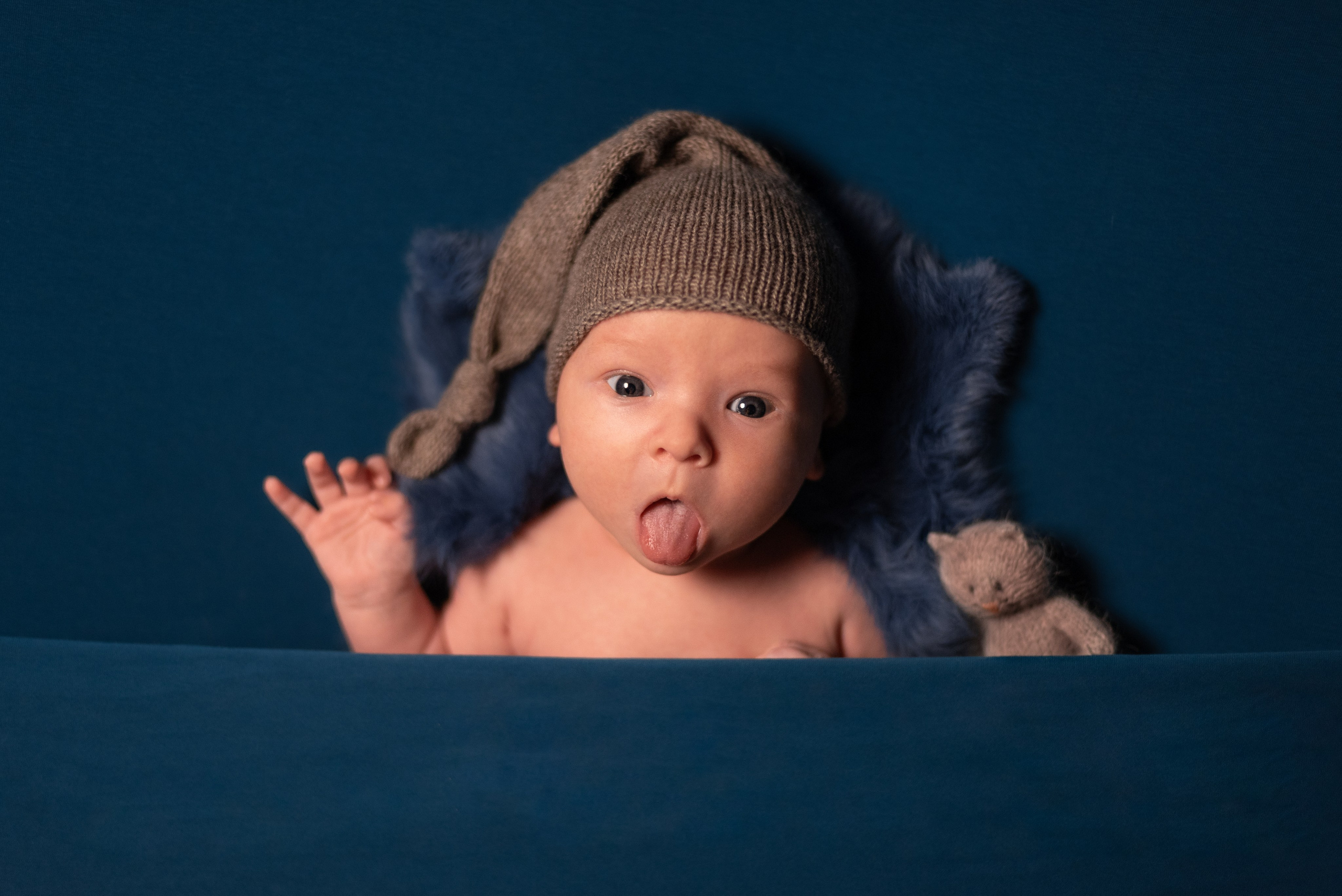 Newborn Мария. Фотостудия для новорожденных и малышей в Твери — На ручки