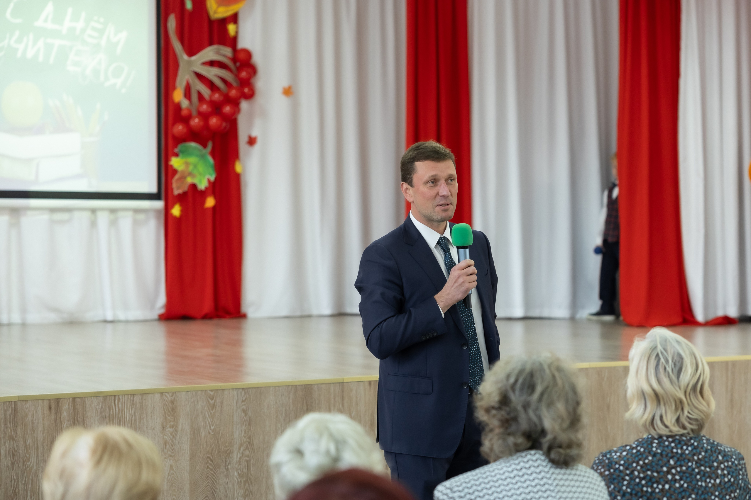 День учителя. Школа 31. Октябрь 2024. Свадебный и Семейный фотограф г. Ижевск Гульназ Солдатова. Гульназ фото