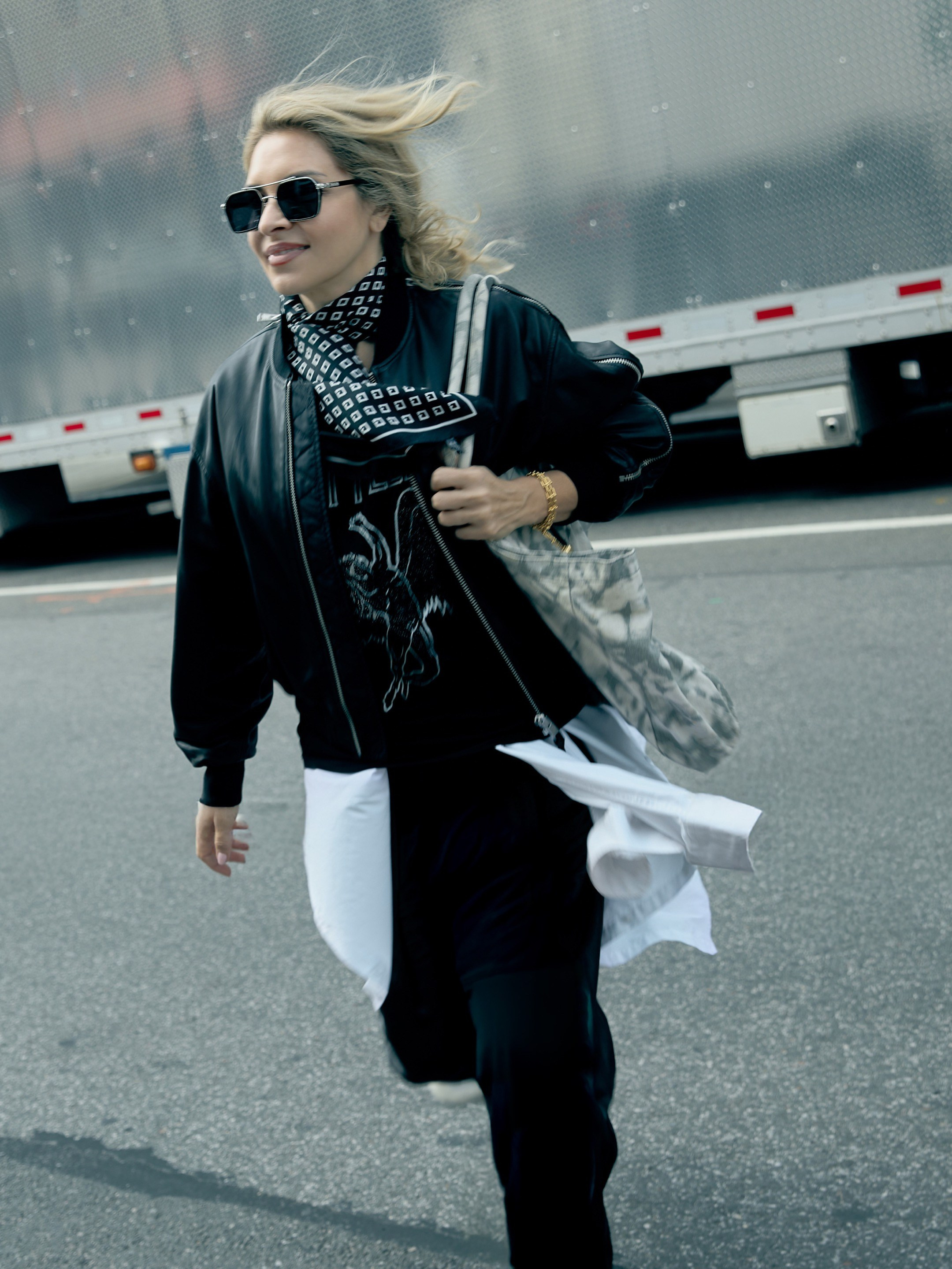 NATALY AND THE CITY. Yulia Otroschenko