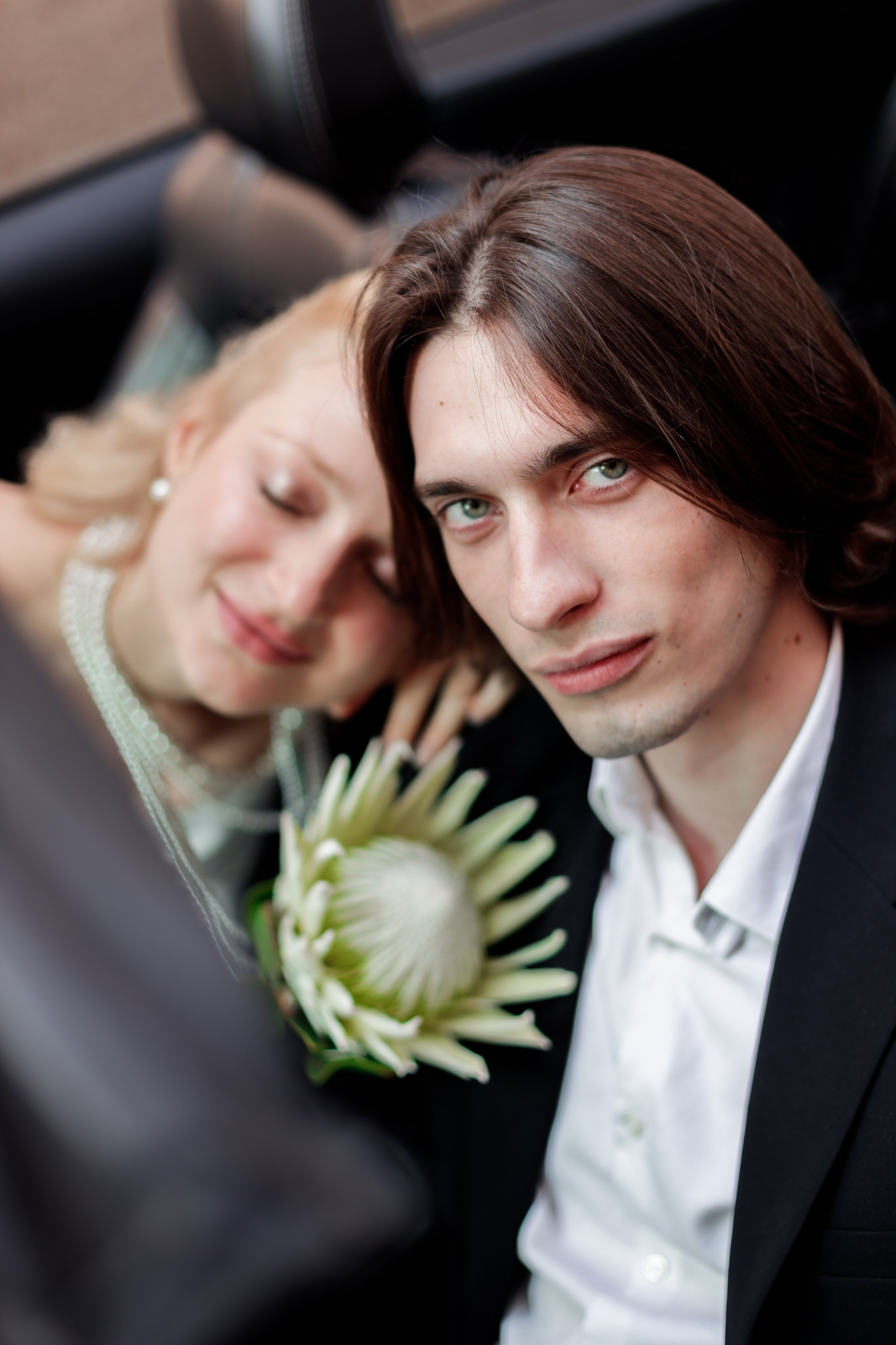 Свадебная фотосессия с автомобилем в центре Москвы, фотограф свадьбам Москва