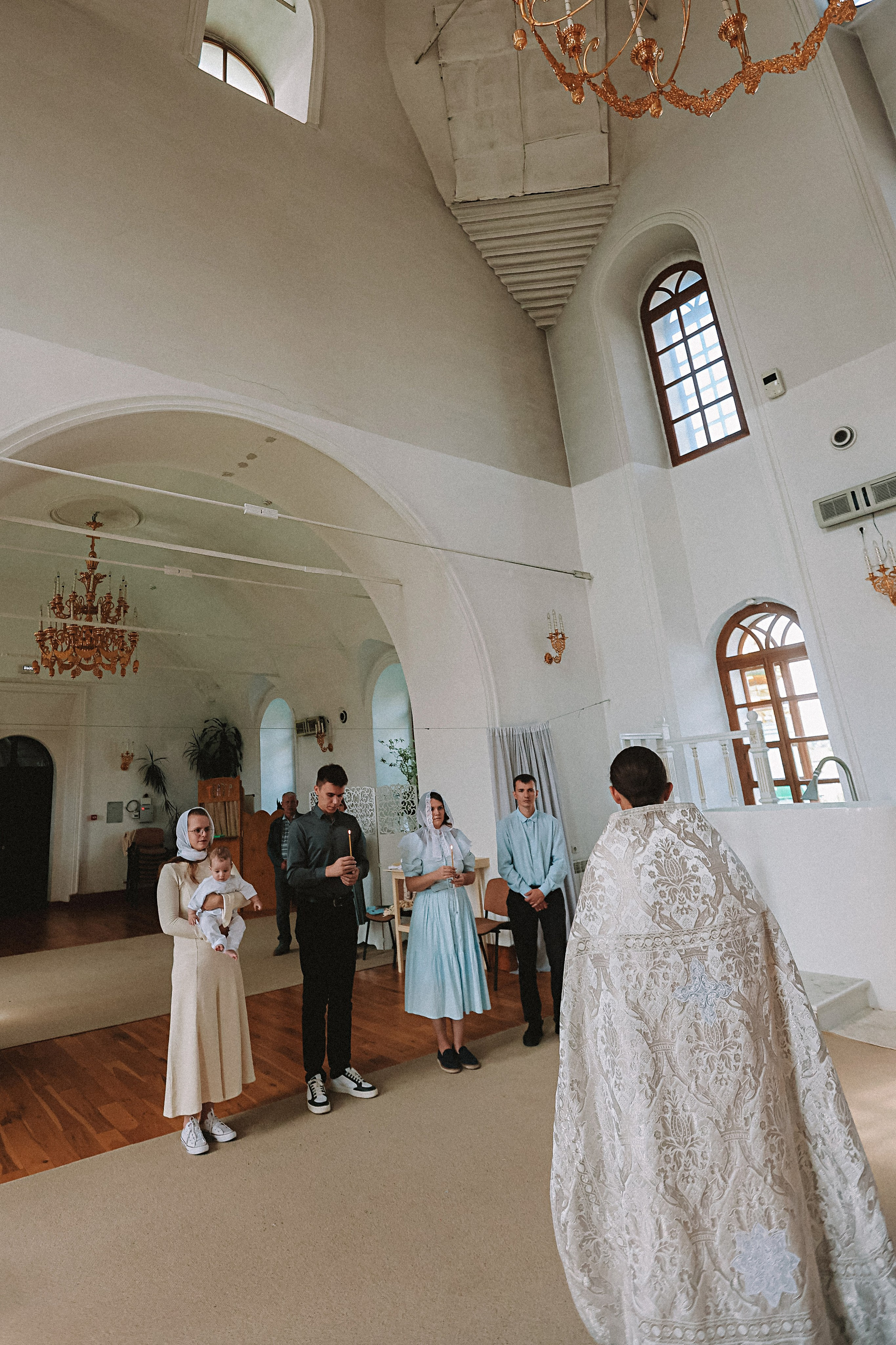 Крещение церковь около моста влюбленных. Семейный фотограф Тюмень, фотограф на роды Салмина Мария