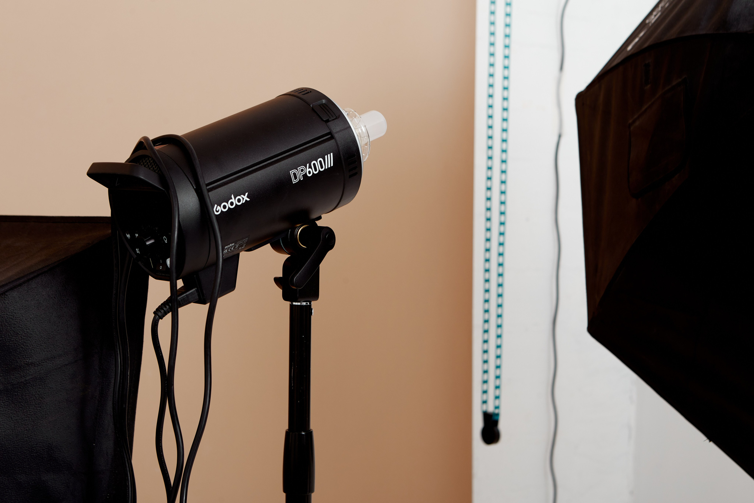 Фотографии пространства. Fizikasveta.ru фотостудия с фонами в Екатеринбурге