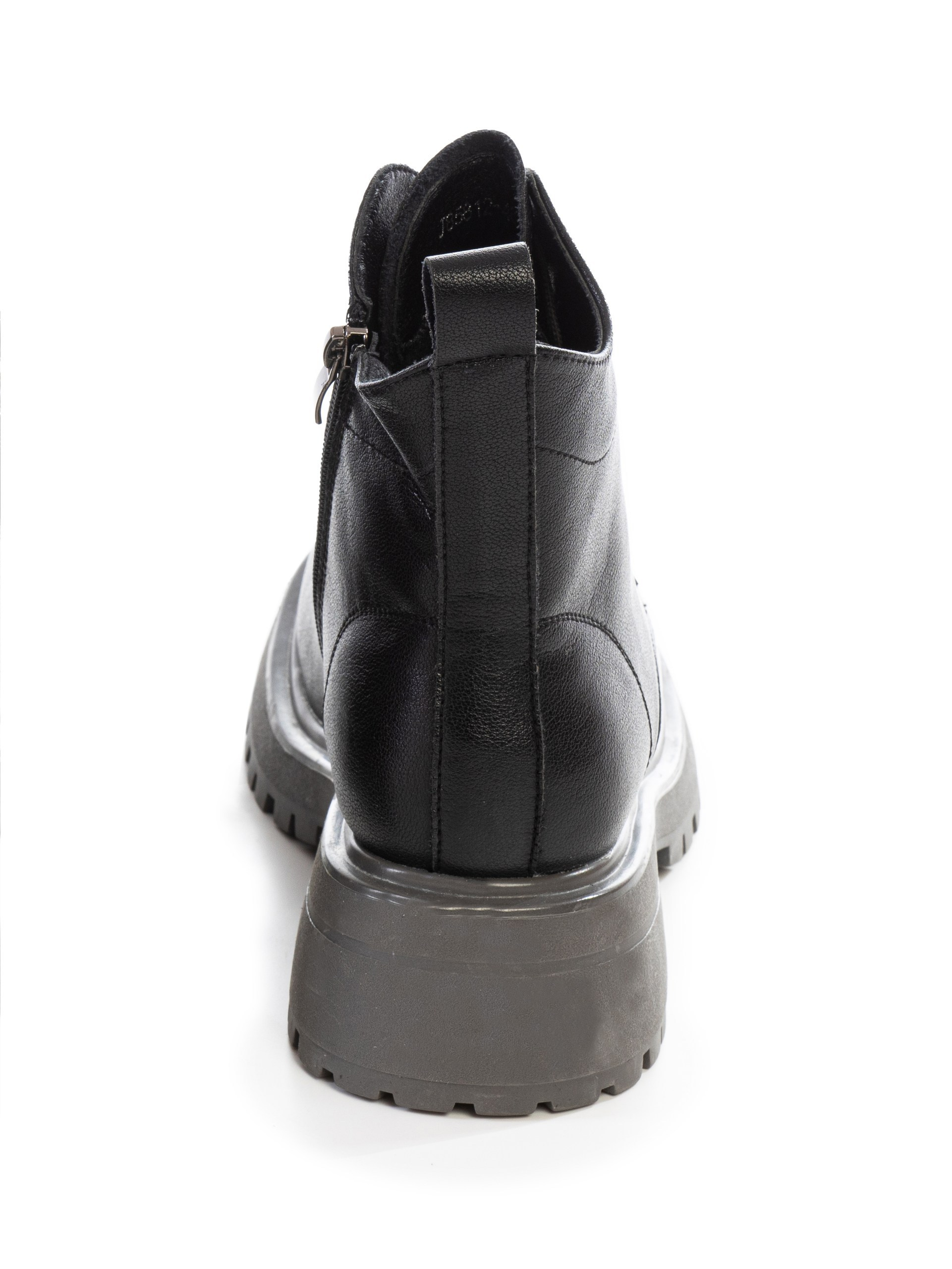 Зимняя обувь с вырезкой на белый фон. Фотограф в Туле Крупский АнДРей. Фотостудия «КАДР71» в Туле