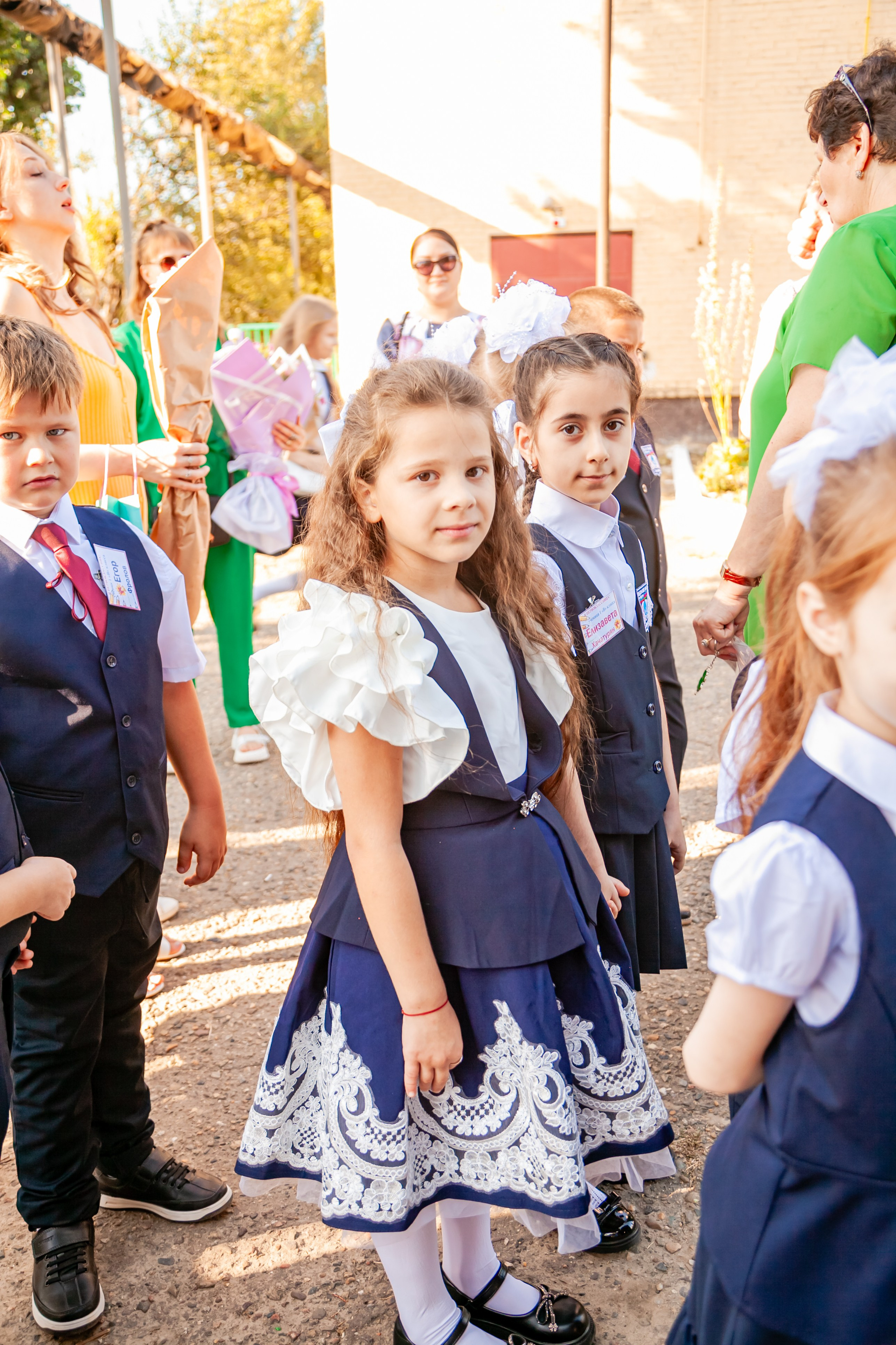 1 сентября линейка. Свадебный и семейный фотограф в Армавире