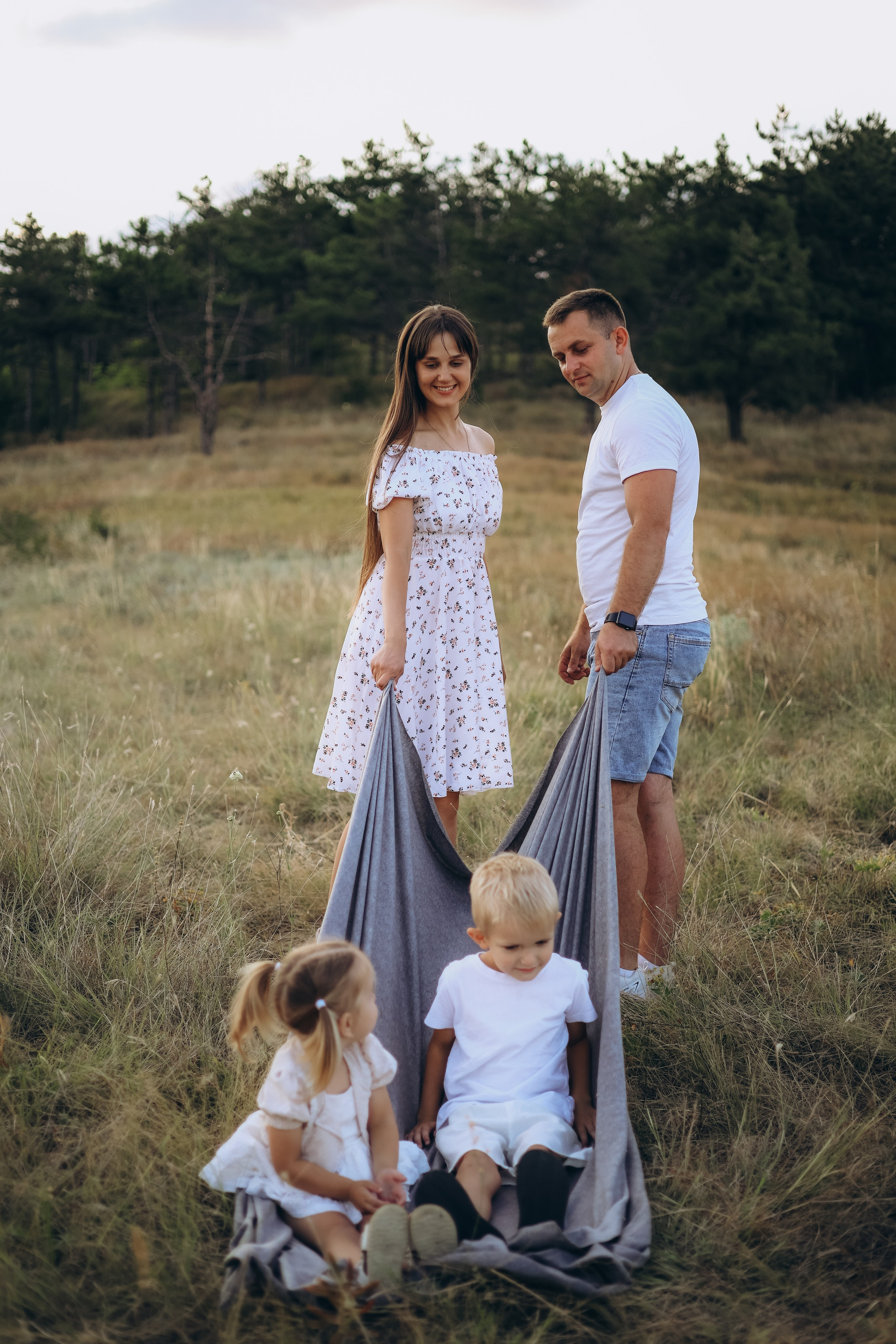 Сергей, Вика, Артем и Алина. Фотограф Алевтина Матешук