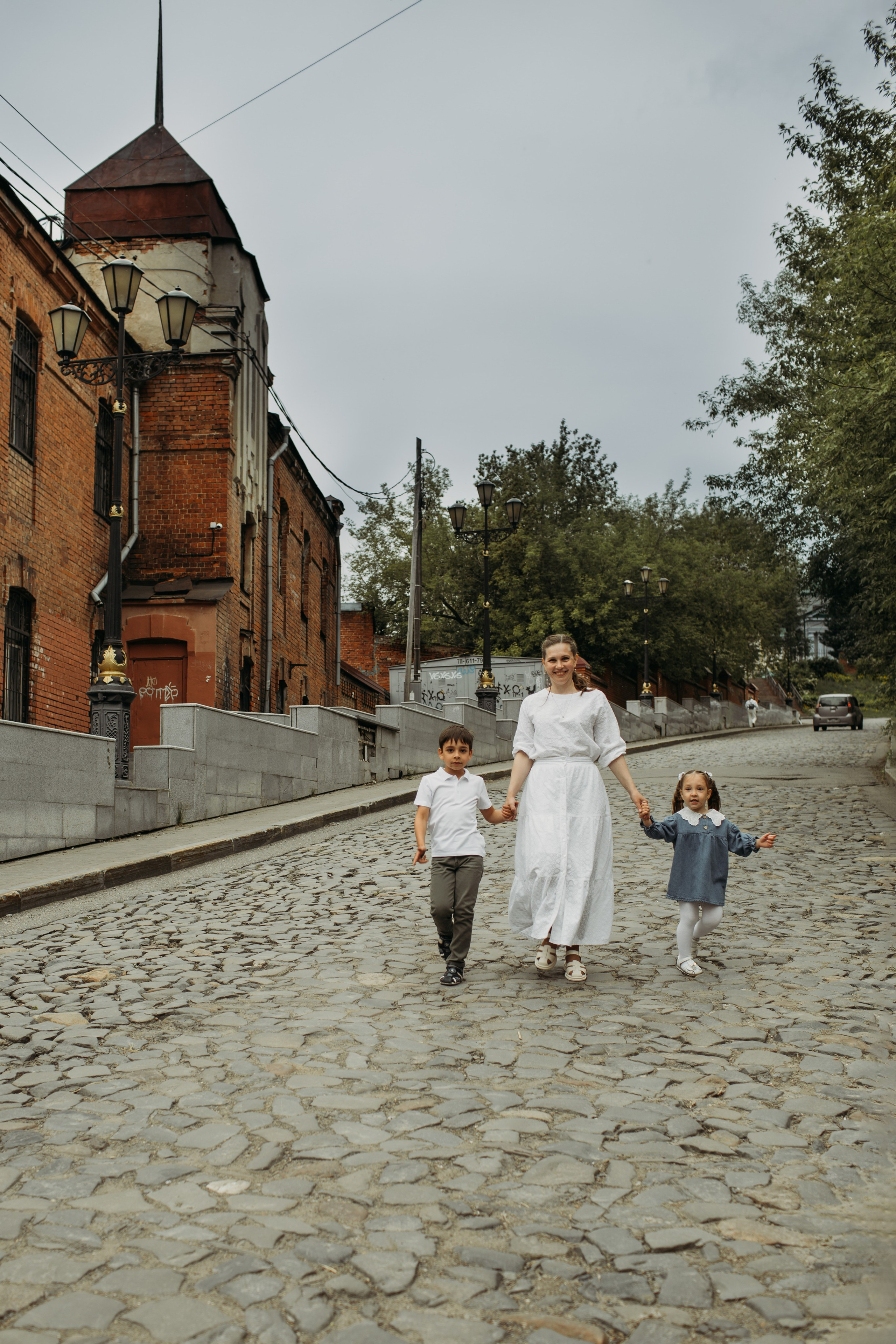 Амина, Малик, Юля, Сахиб. Семейный фотограф Томск